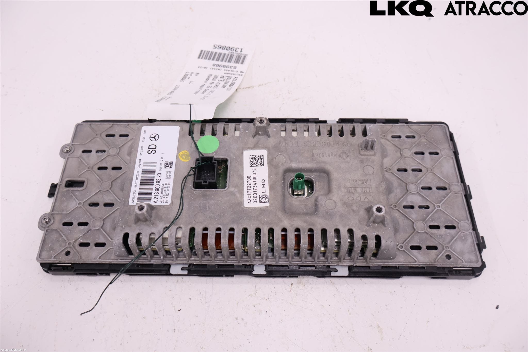 Mercedes-Benz MB E-KLASS (W213) 16-23 Bildskärm