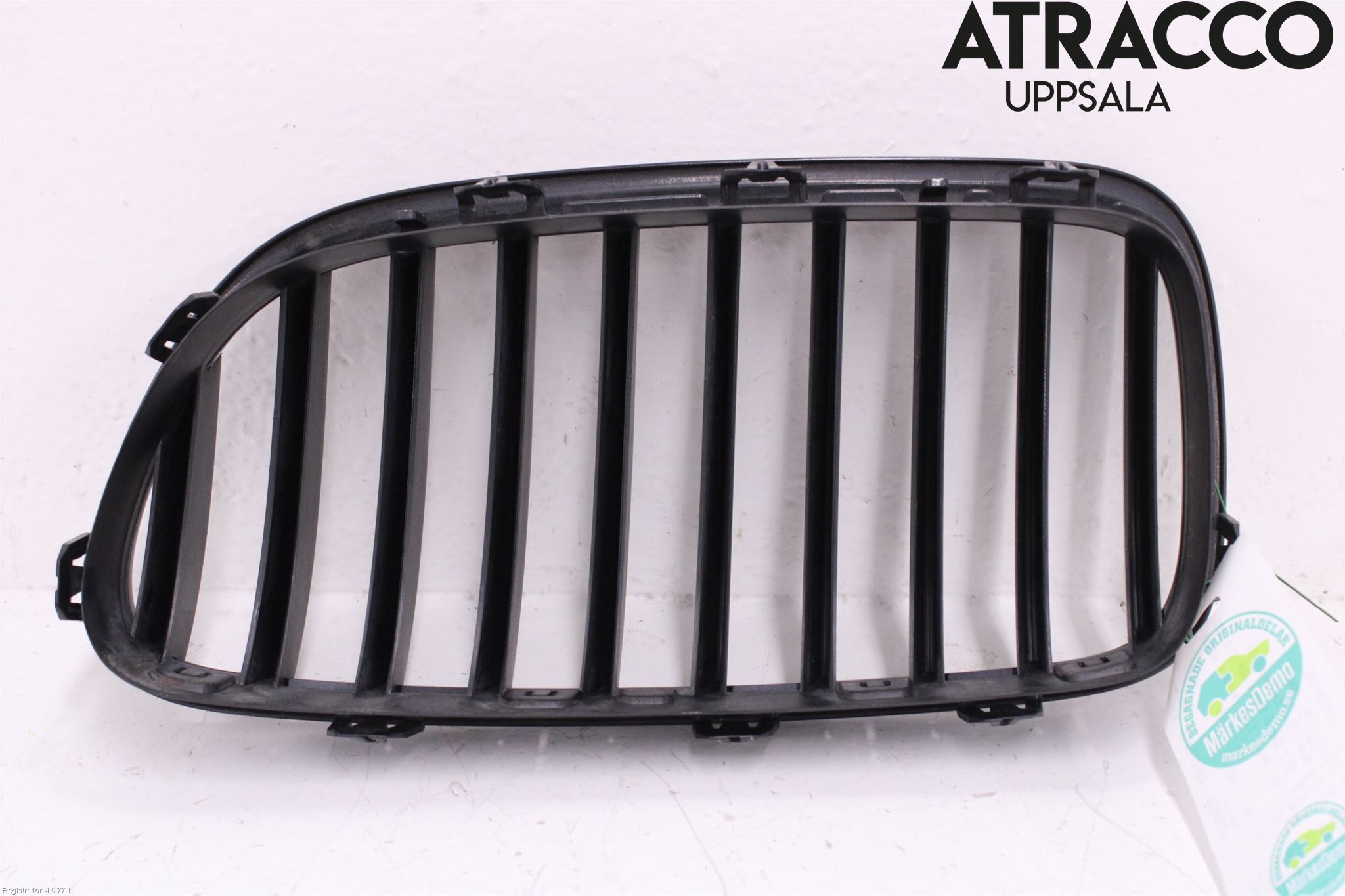 BMW 5 F10/F11/F18 09-17 Grilldel Höger