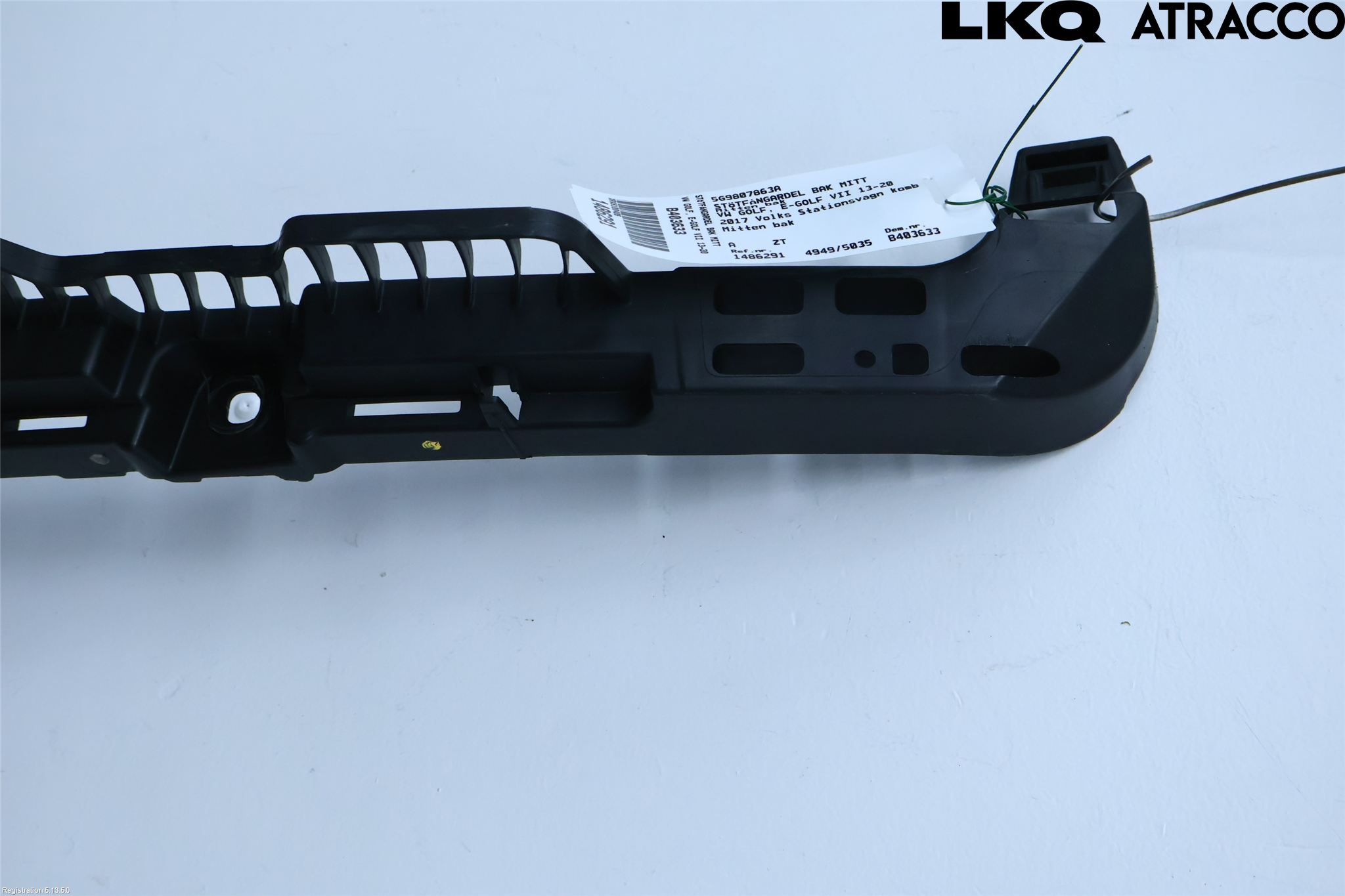 Volkswagen VW GOLF / E-GOLF VII 13-20 Stötfångardel Bak Mitt