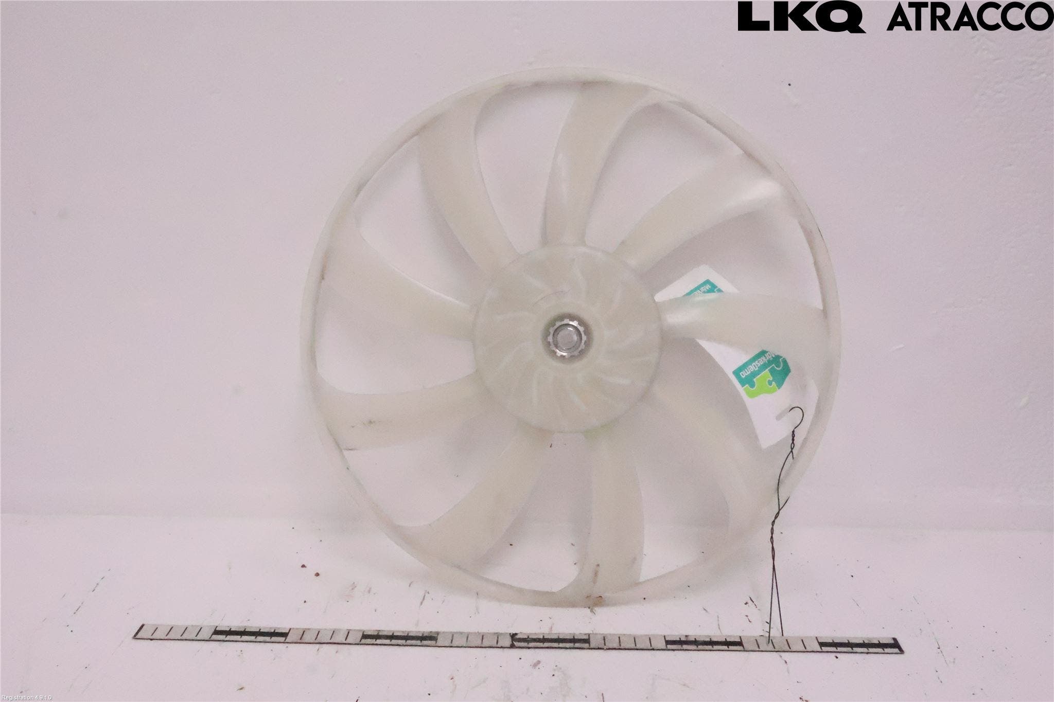 Toyota YARIS CROSS XP21 21- Kylfläkt-Vinge