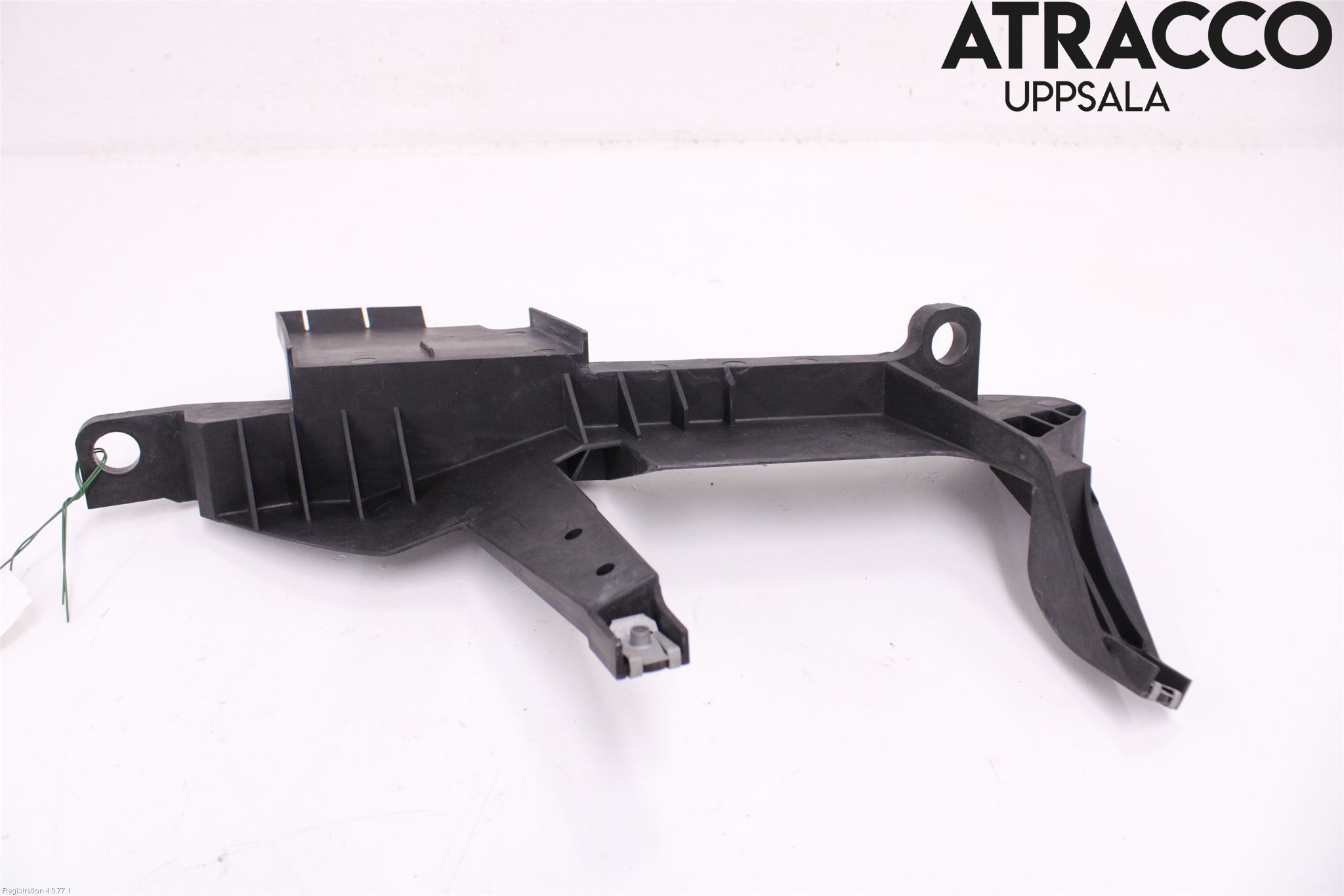 BMW X3 E83     03-10 Strålkastarsarg Vänster