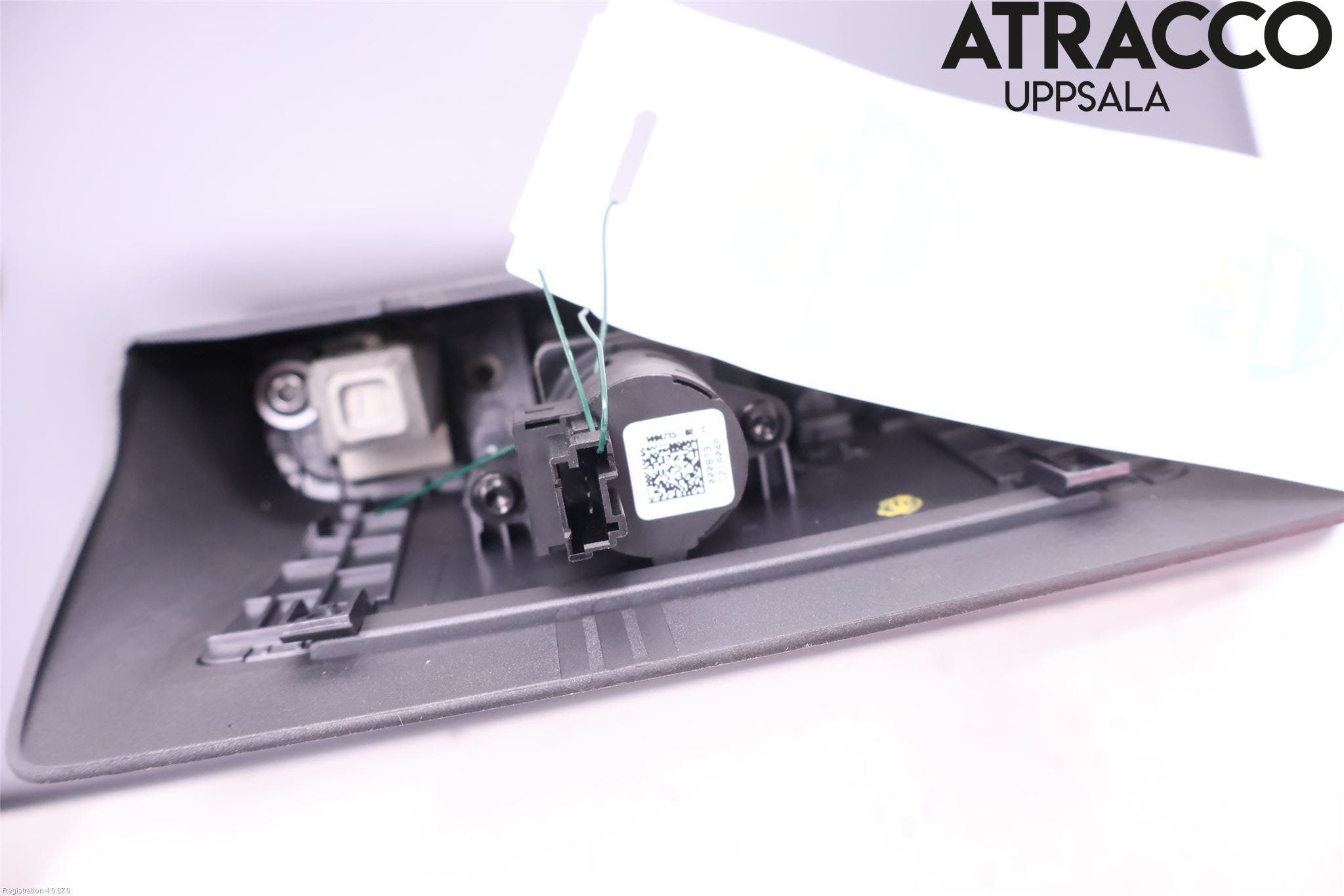 Tesla MODEL 3 17- Bildskärm