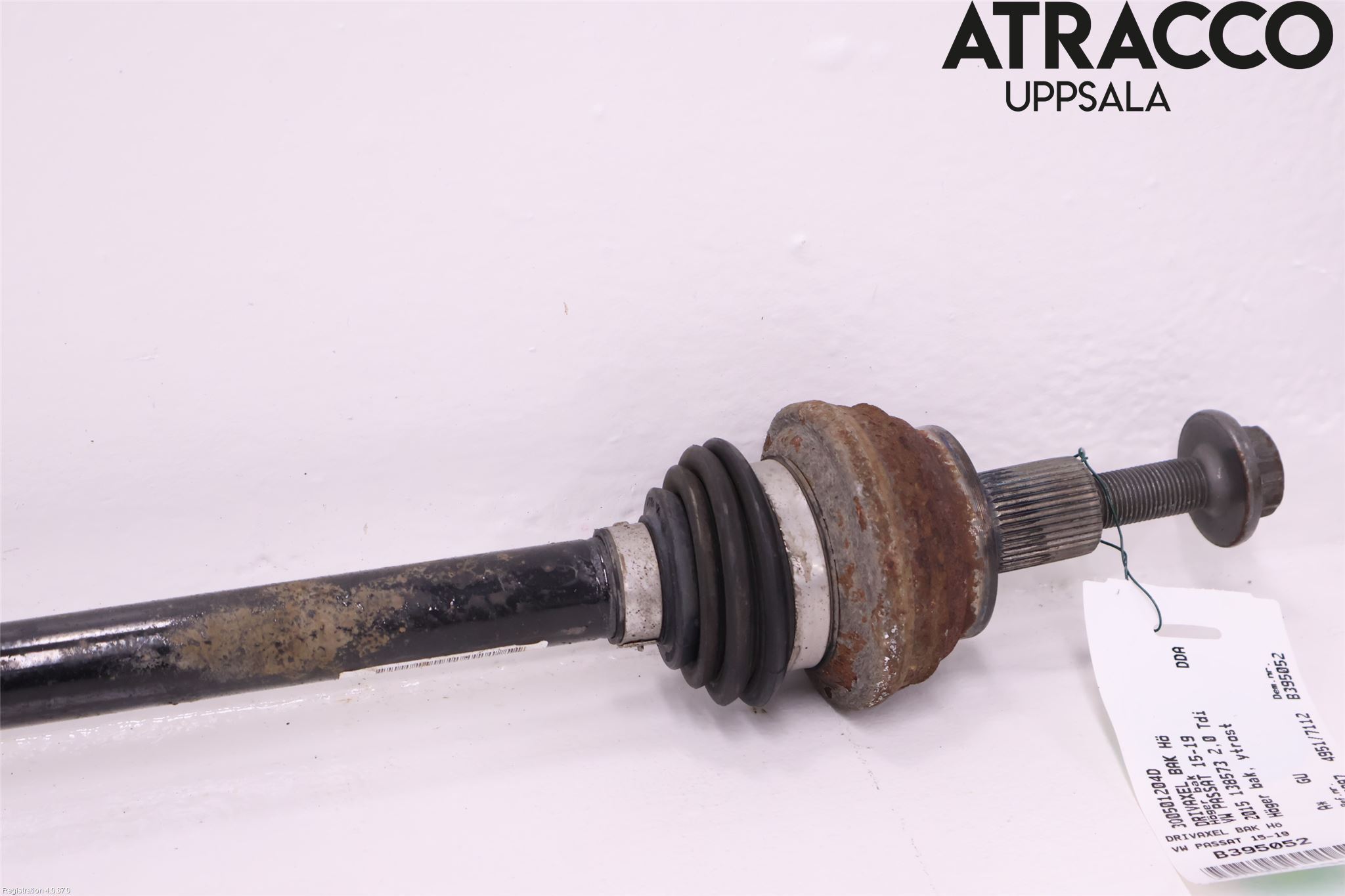 Volkswagen VW PASSAT 15-19 Drivaxel Bak Höger