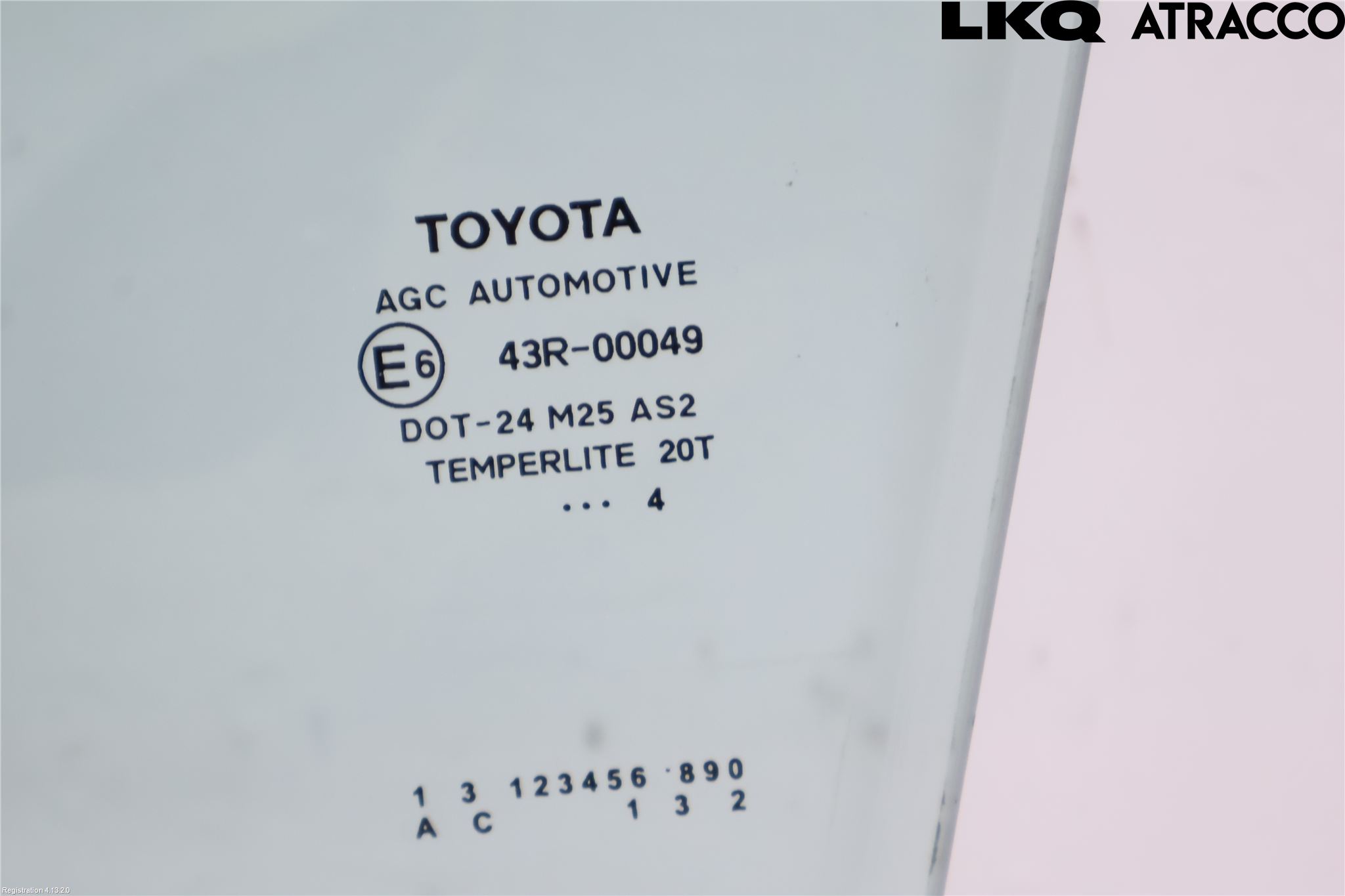 Toyota AURIS 13-19 Dörruta Fram Vänster