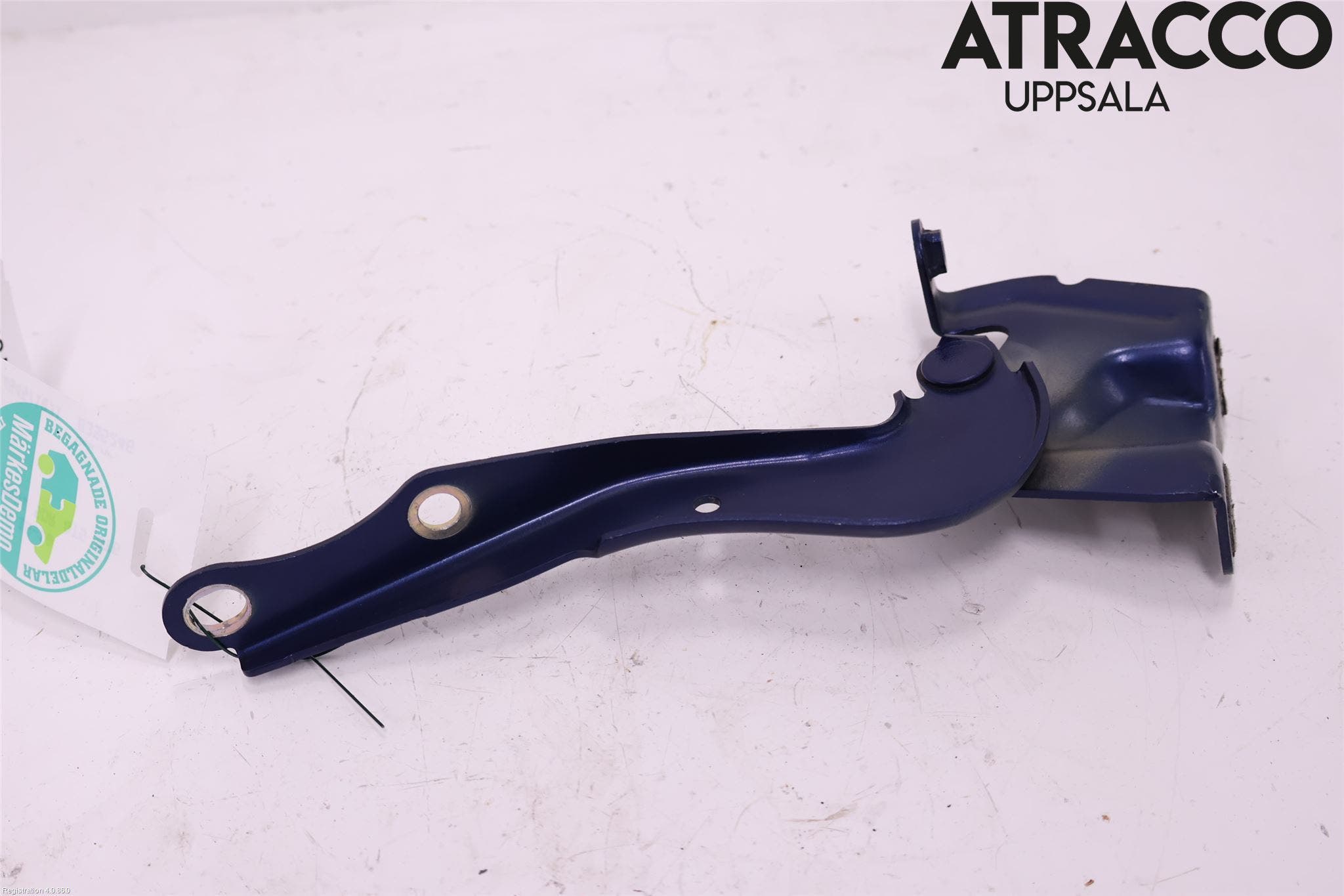 Toyota AVENSIS 16-18 Huvgångjärn