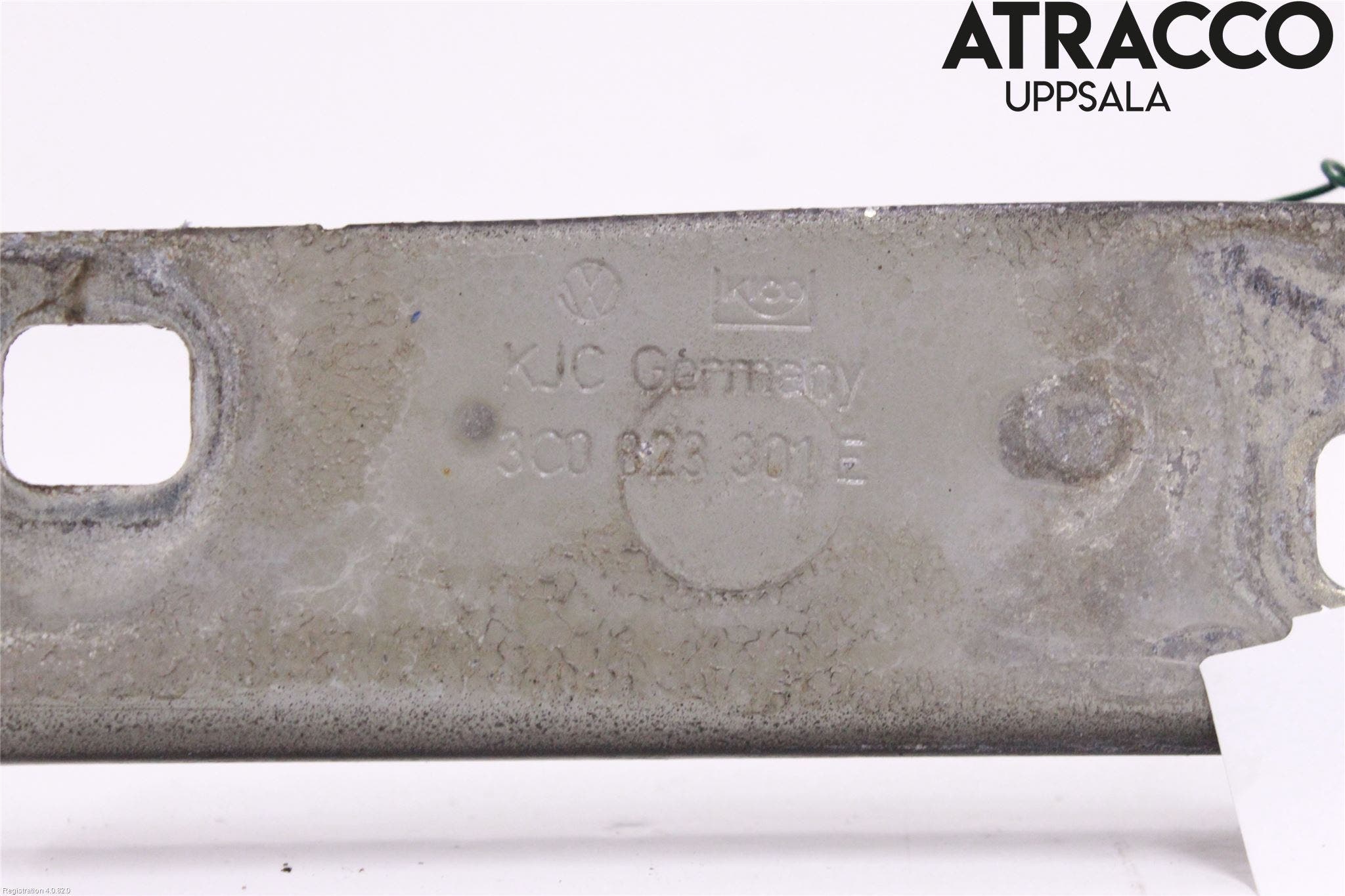 Volkswagen VW PASSAT 05-11 Huvgångjärn