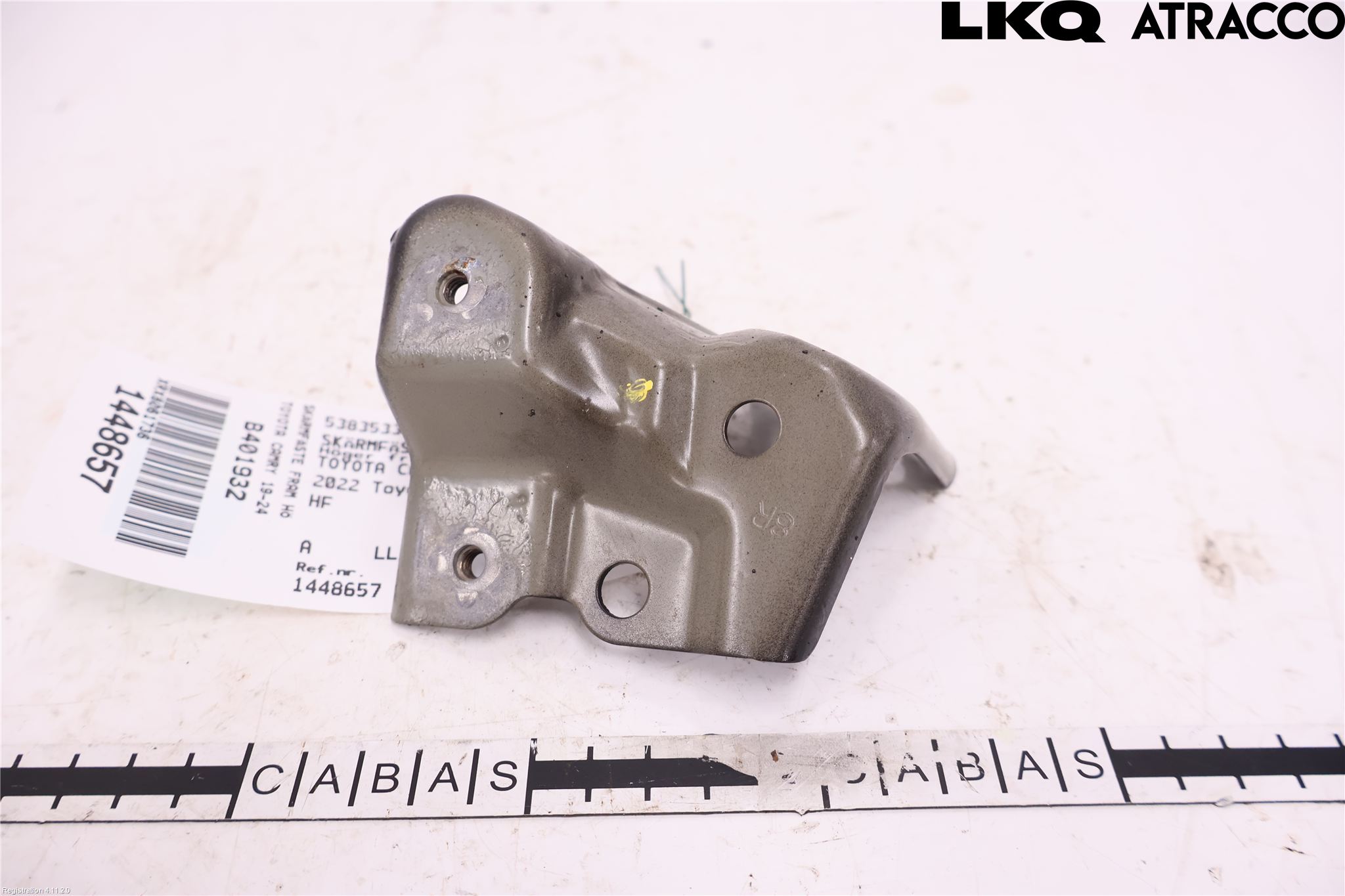 Toyota CAMRY 19-24 Skärmfäste Fram Hö