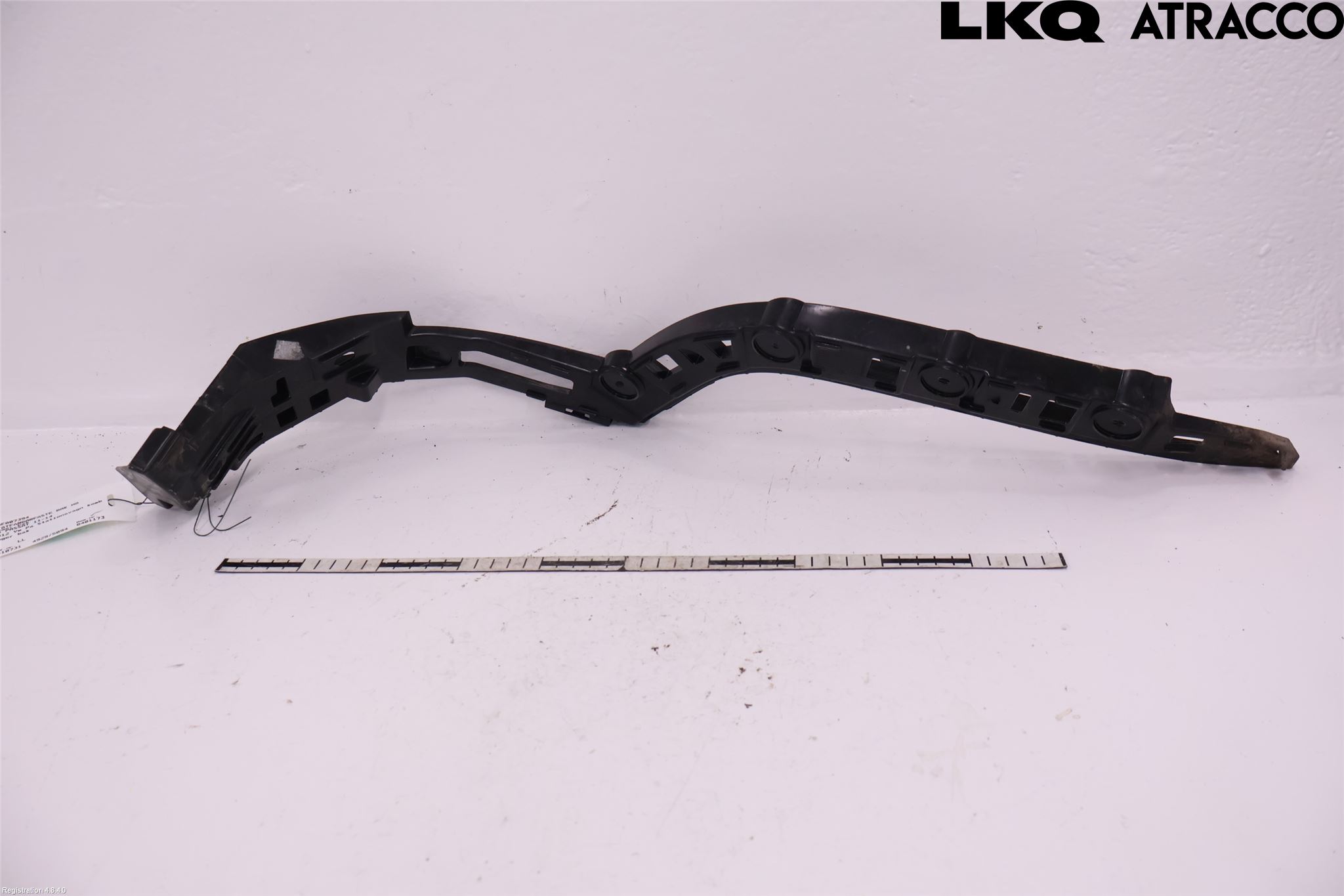 Volkswagen VW PASSAT 11-14 Stötfångarfäste Bak Hö