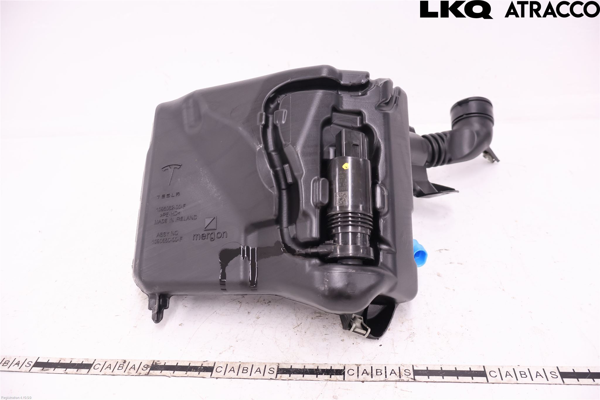 Tesla MODEL 3 17- Spolartank Vindruta