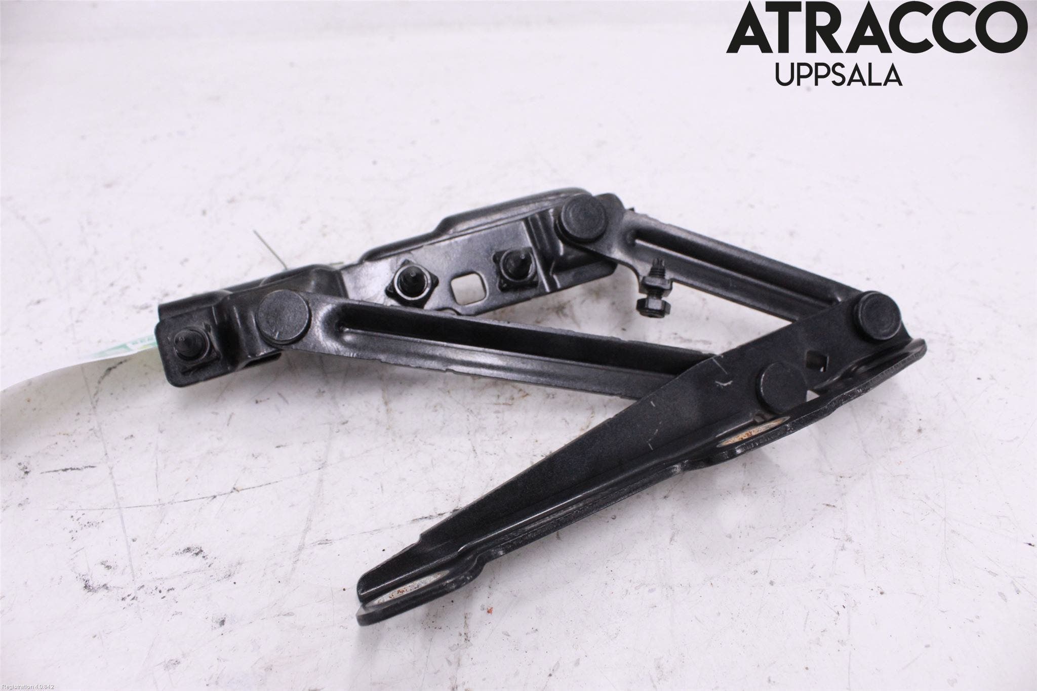 Opel INSIGNIA 09-16 Huvgångjärn