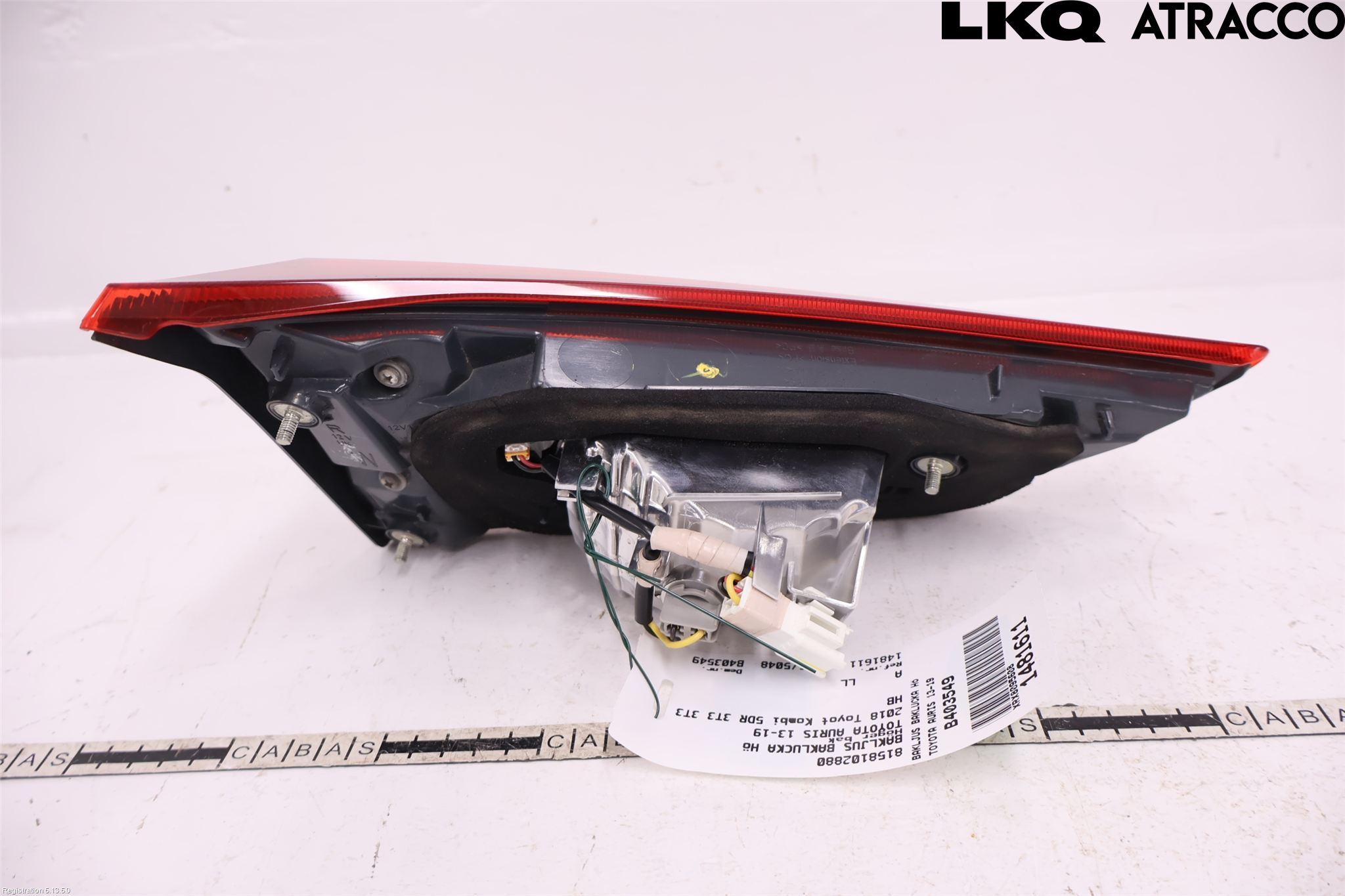Toyota AURIS 13-19 Bakljus Lucka Hö