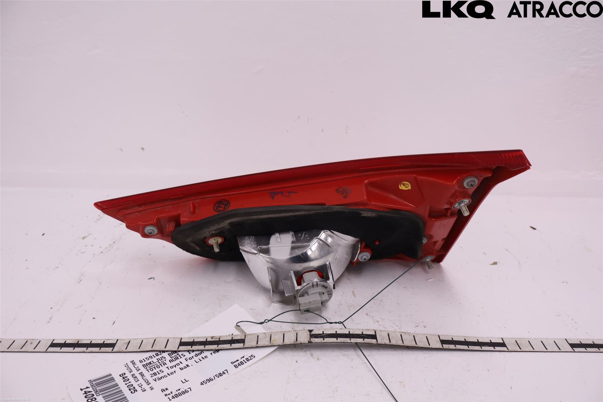 Toyota AURIS 13-19 Bakljus Lucka Vä