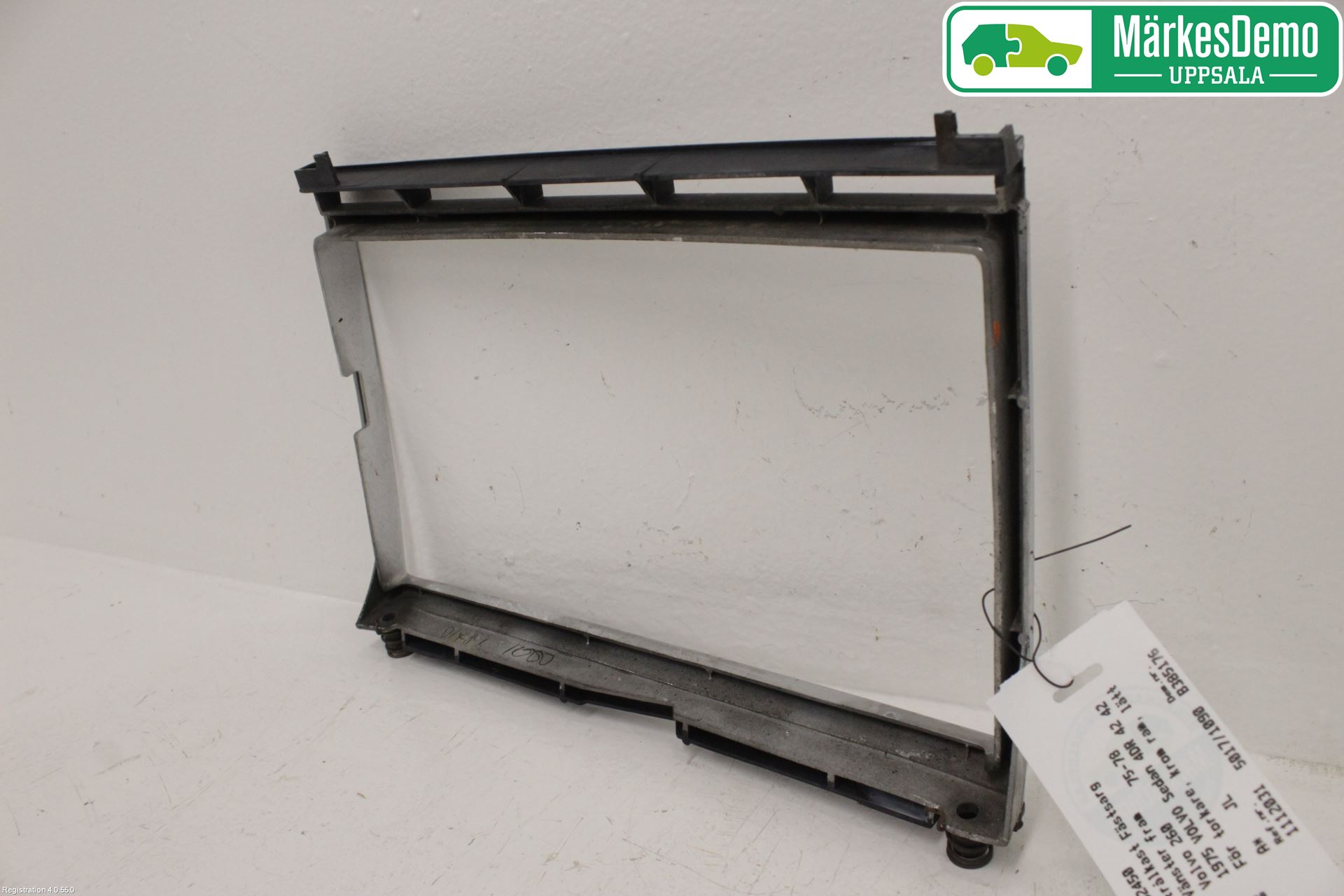 Volvo 260 75-78 Strålkast Fästsarg