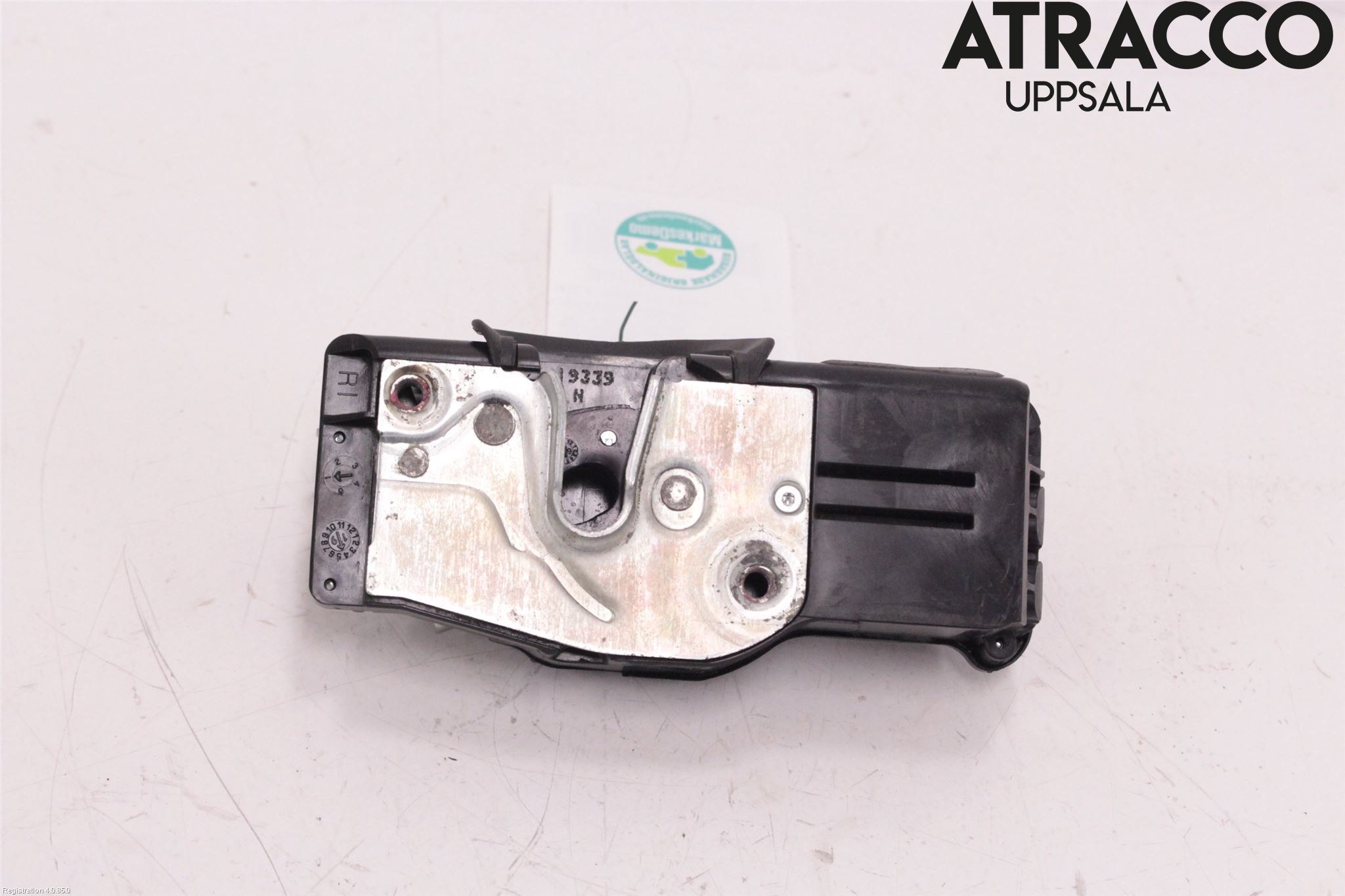 Tesla MODEL S 13- Låskista-Dörrlås