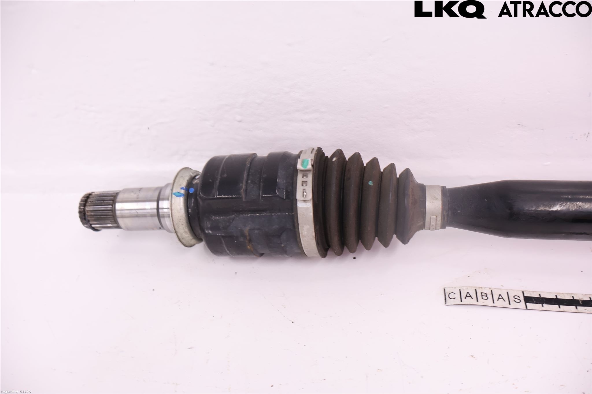 Toyota C-HR 16-23 Drivaxel Fram Höger