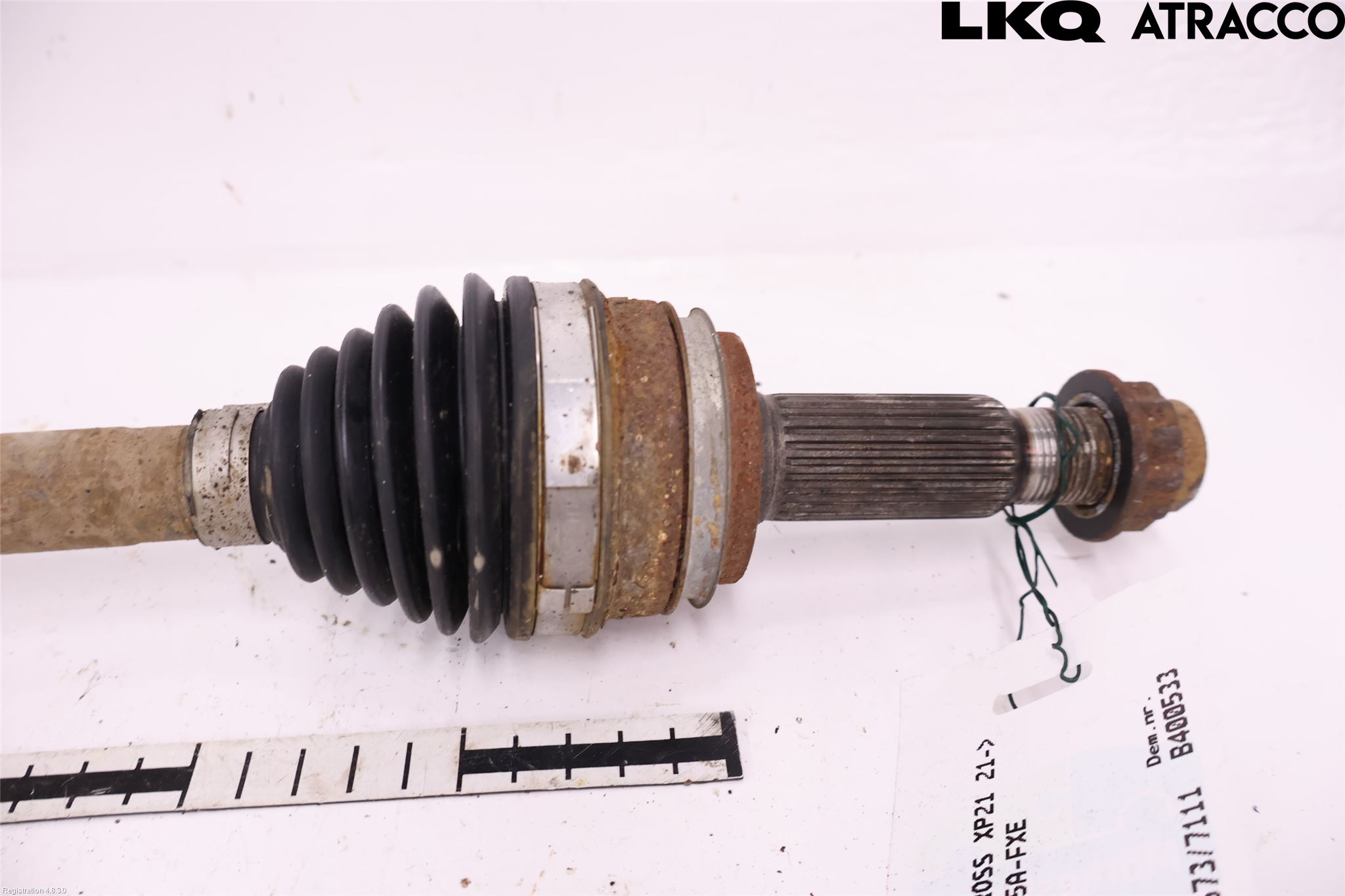 Toyota YARIS CROSS XP21 21- Drivaxel Bak Vänster