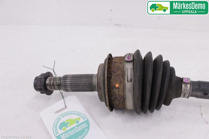Toyota YARIS XP130 15-20 Drivaxel Fram Höger