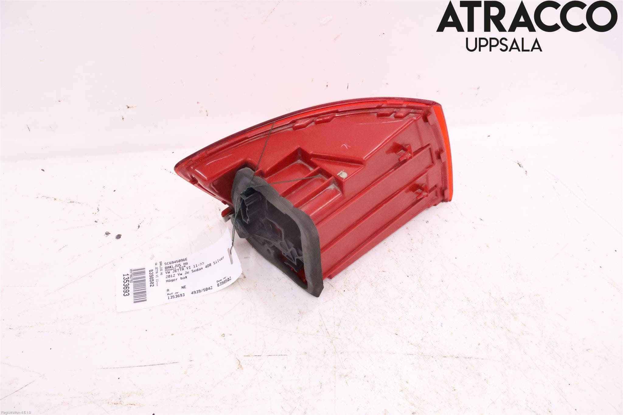 Volkswagen VW JETTA VI 11- Bakljus Höger