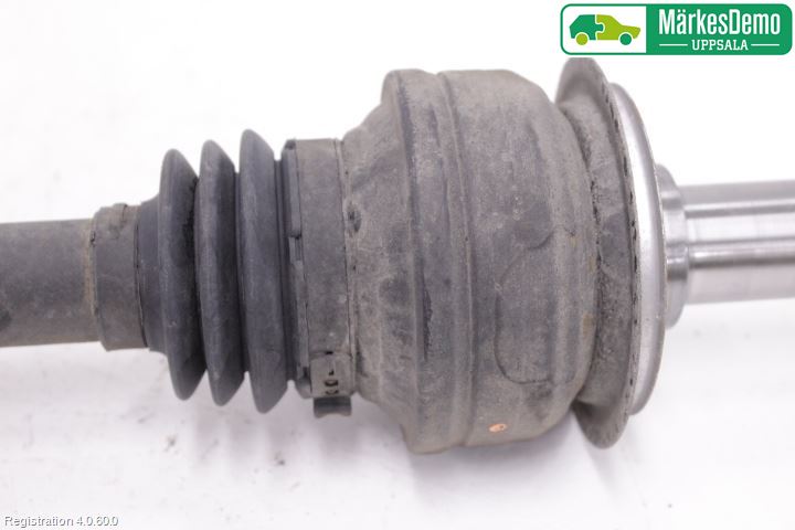 Mercedes-Benz MB E-KLASS (W213) 16-23 Drivaxel Bak Höger