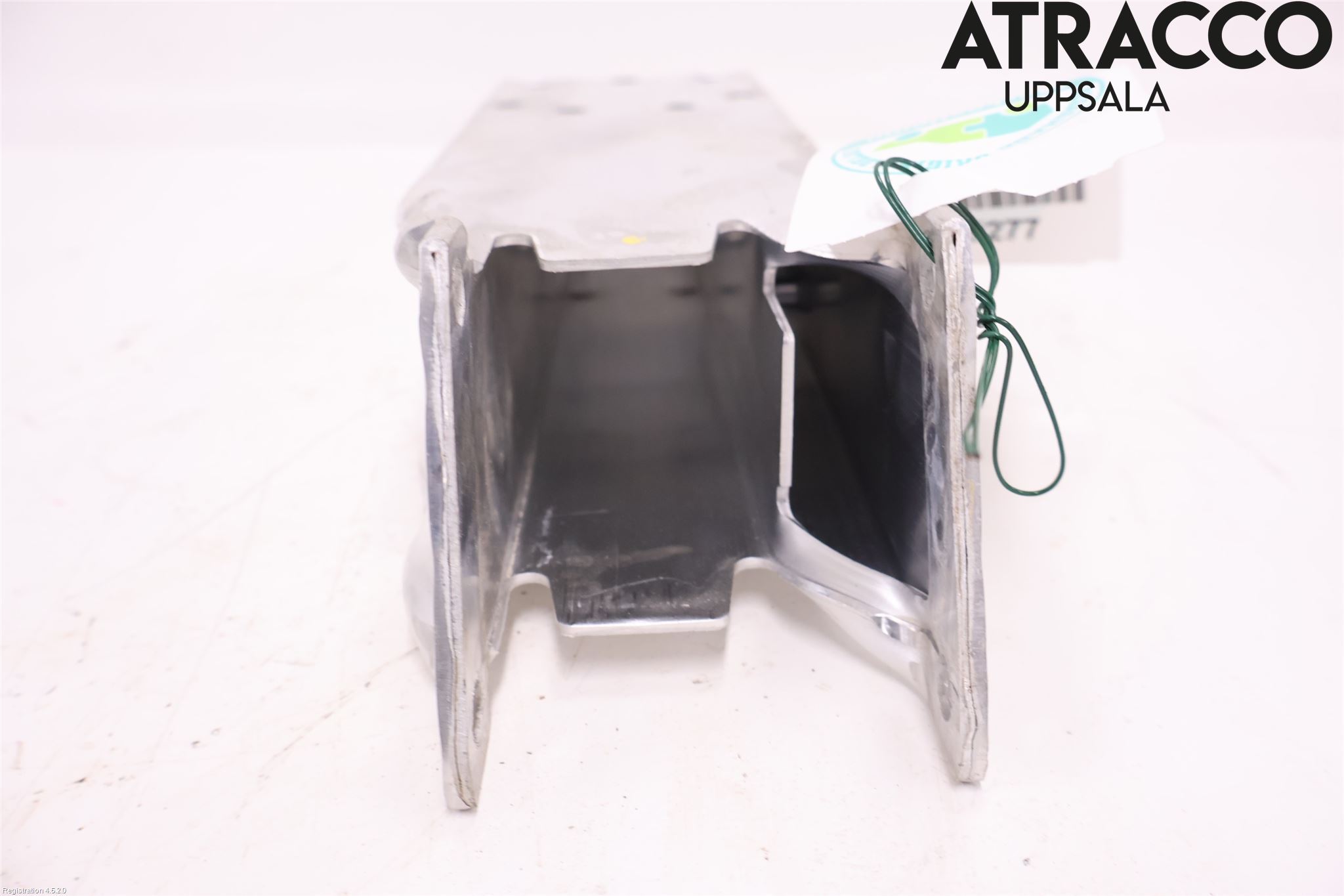 BMW 1 F40 19- Stötfångarbärjärn Fram