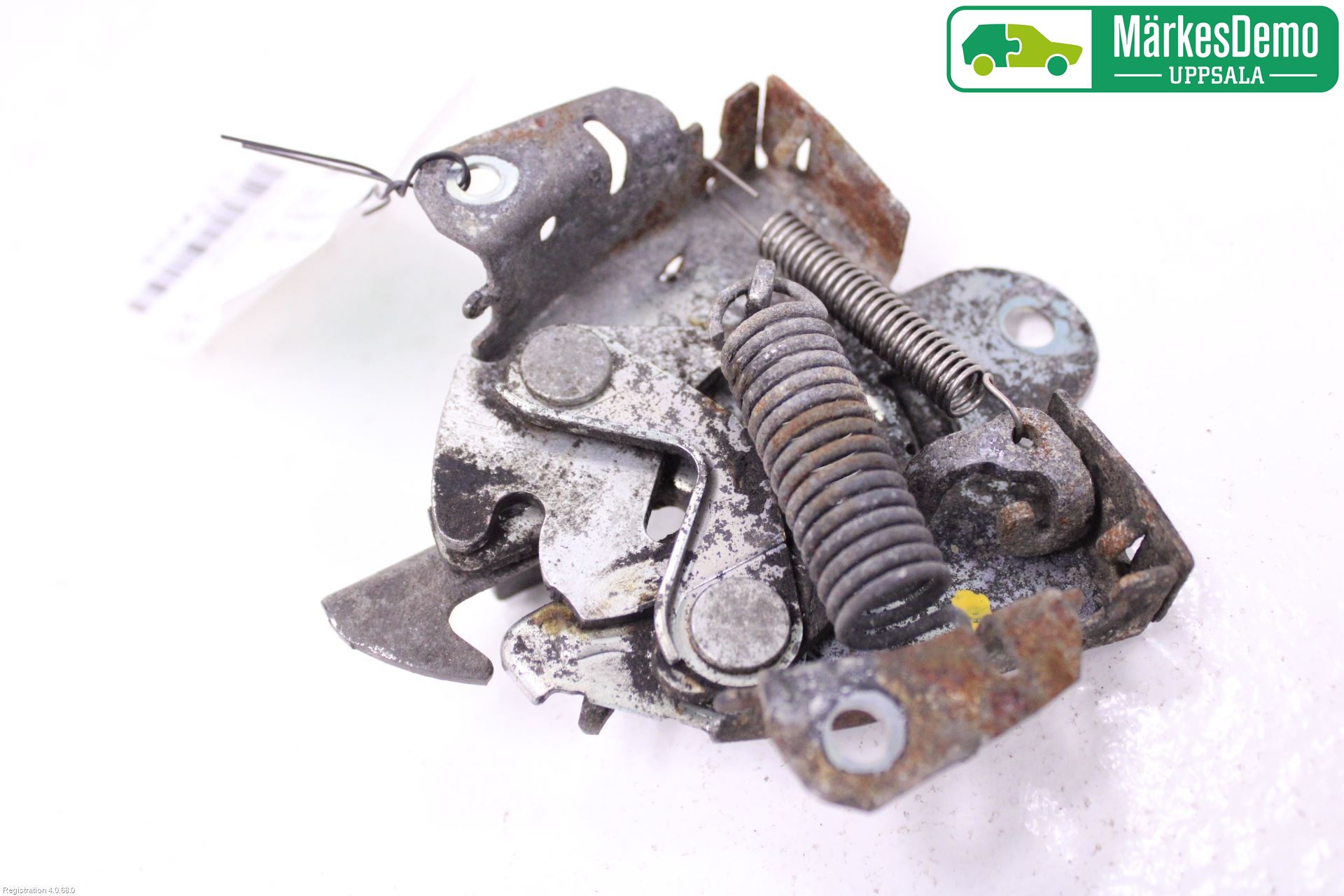 Mitsubishi L200 06-15 Huvlås