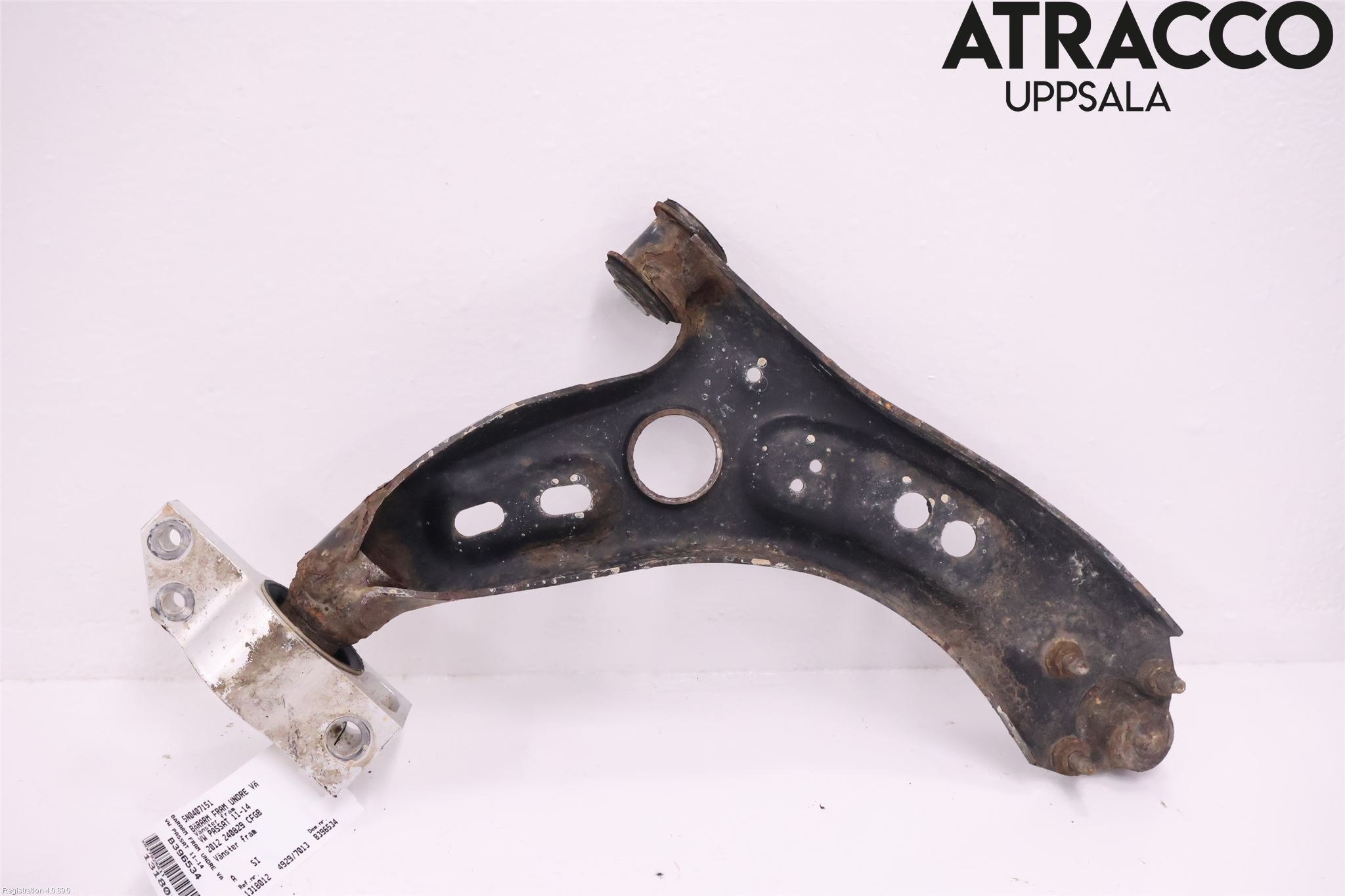 Volkswagen VW PASSAT 11-14 Bärarm Fram Undre Vä
