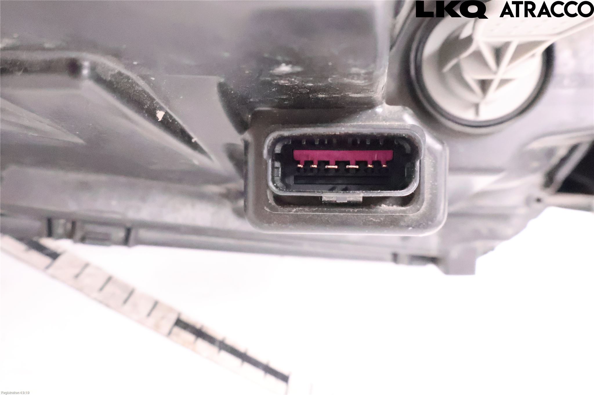 Dacia DUSTER 18-24 Strålkastare Vänster