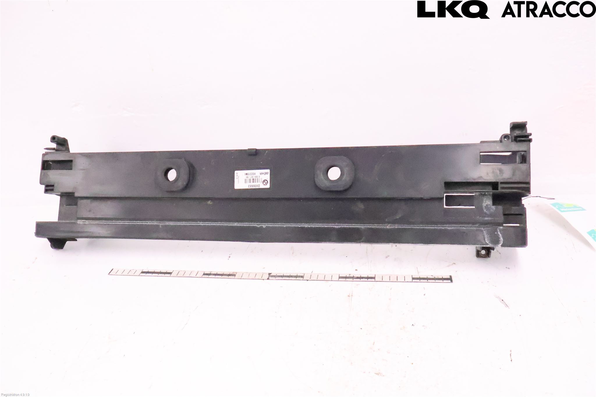 BMW 5 F10/F11/F18 09-17 Kylarfäste-Ram-Balk