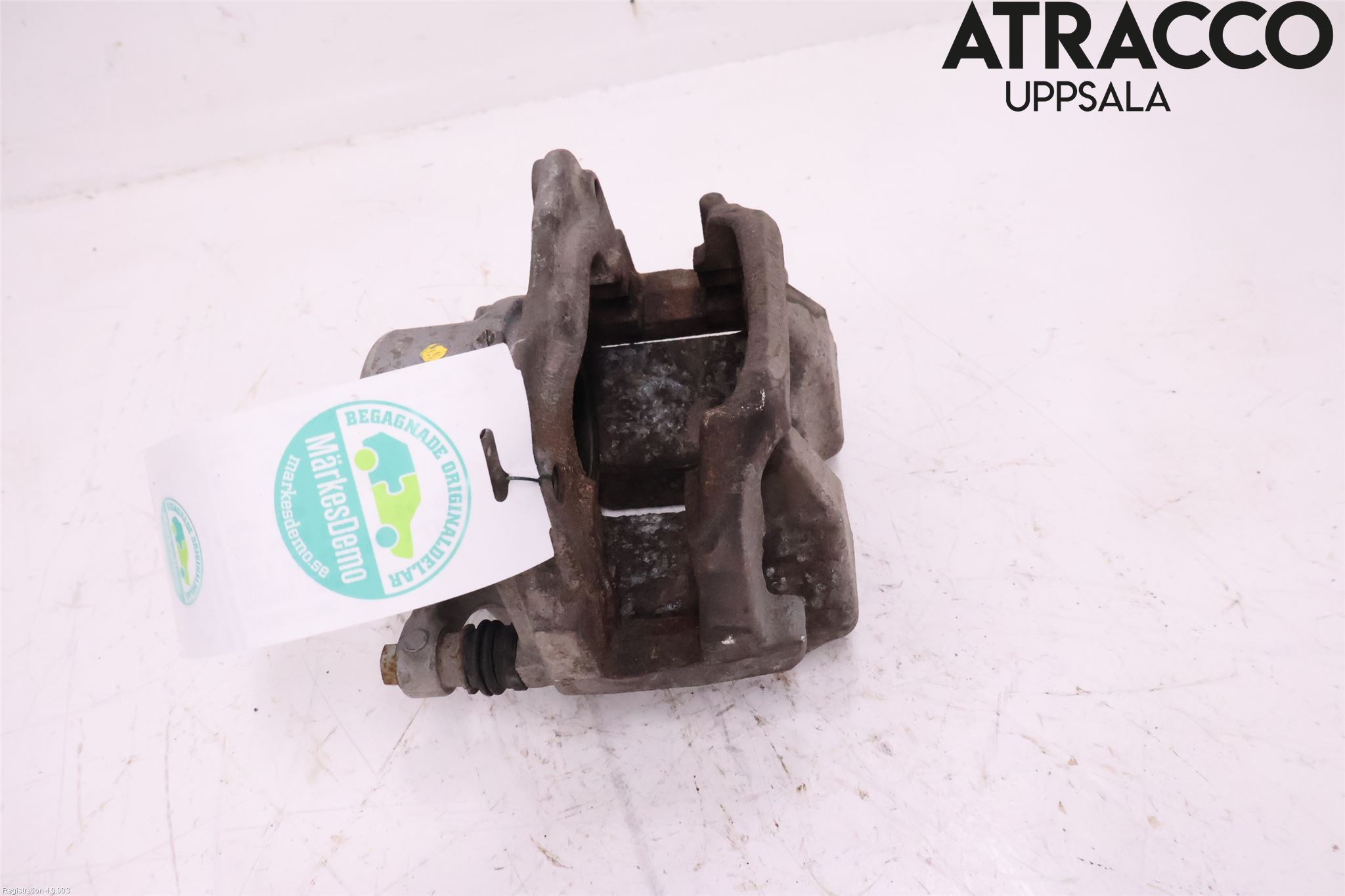 BMW 5 G30/G31/F90 17-23 Bromsok Fram Höger