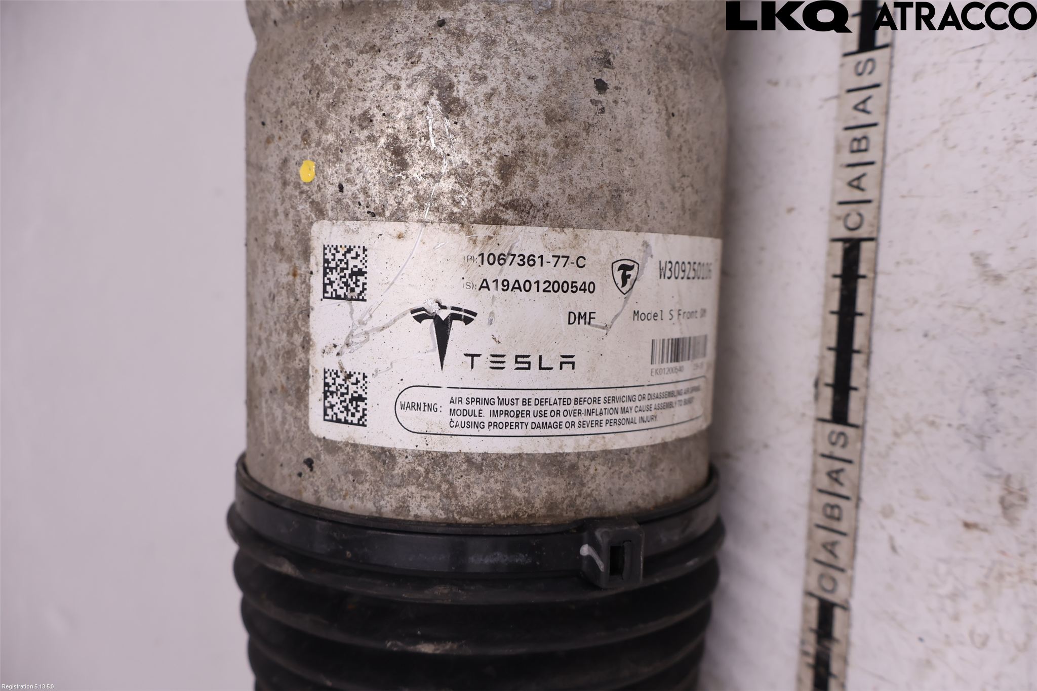 Tesla MODEL S 13- Fjäderben Fram Höger