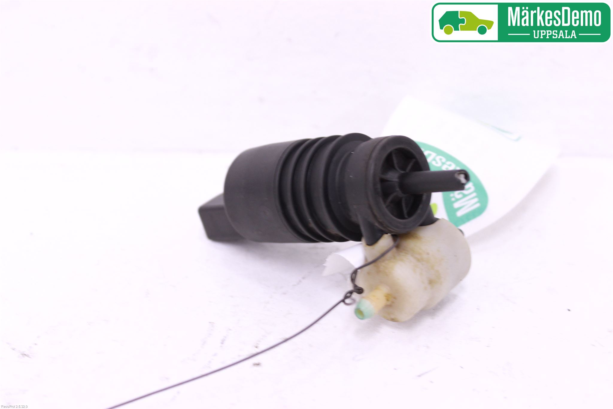 Volkswagen VW POLO 02-05 Spolarpump Vindruta