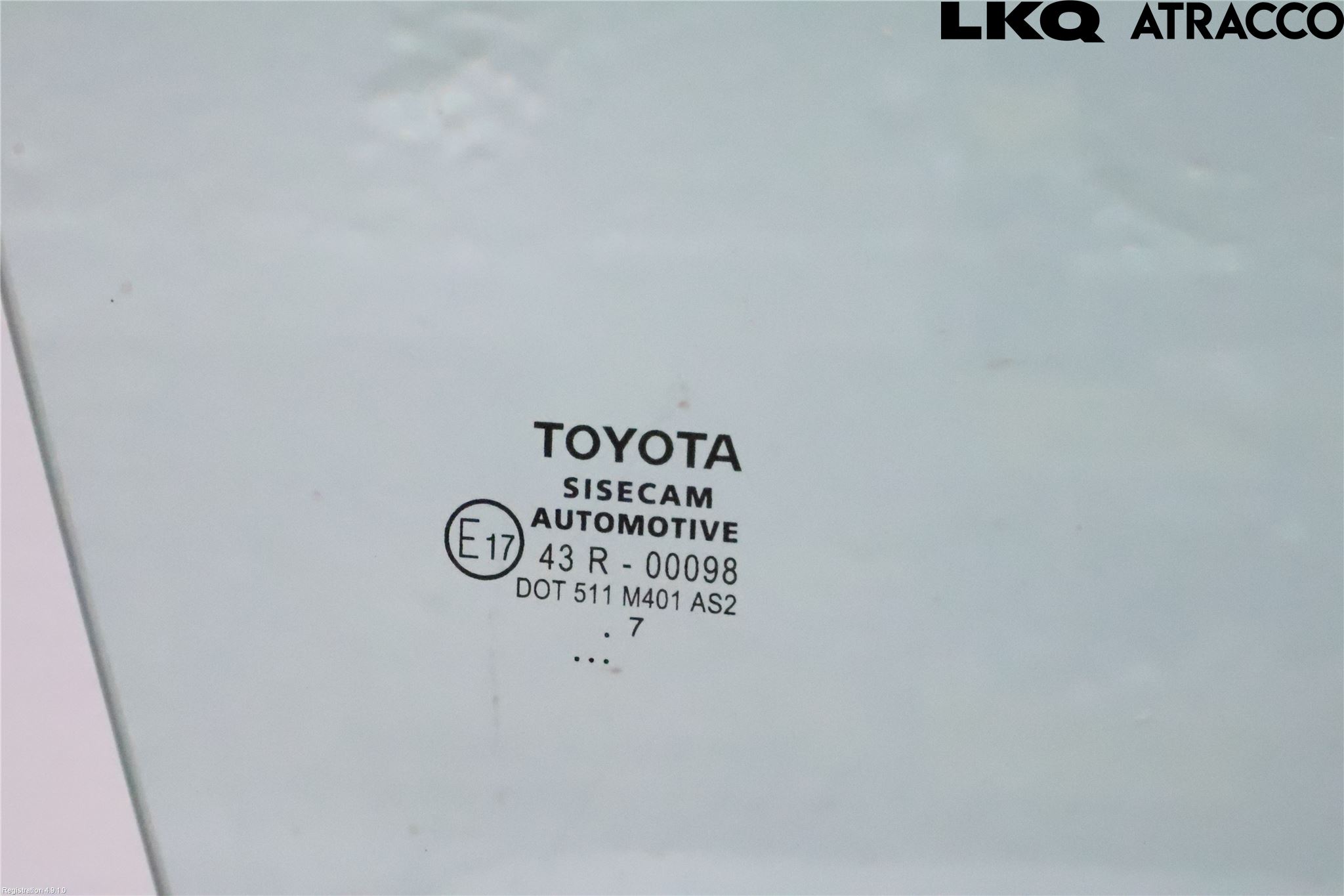 Toyota C-HR 16-23 Dörruta Fram Höger