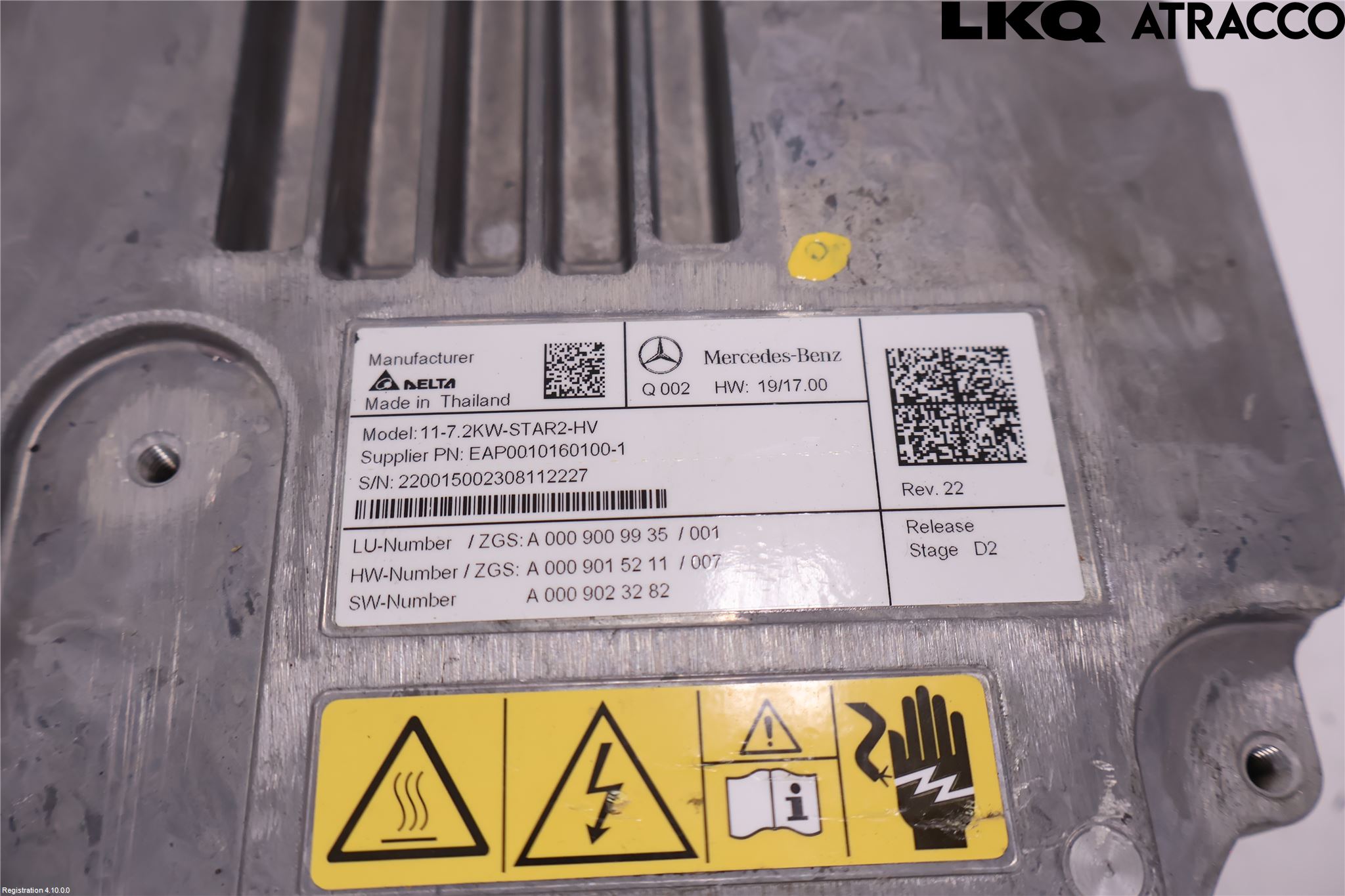 Mercedes-Benz MB EQB (X243) 22- Inverter 12 -> 220 V