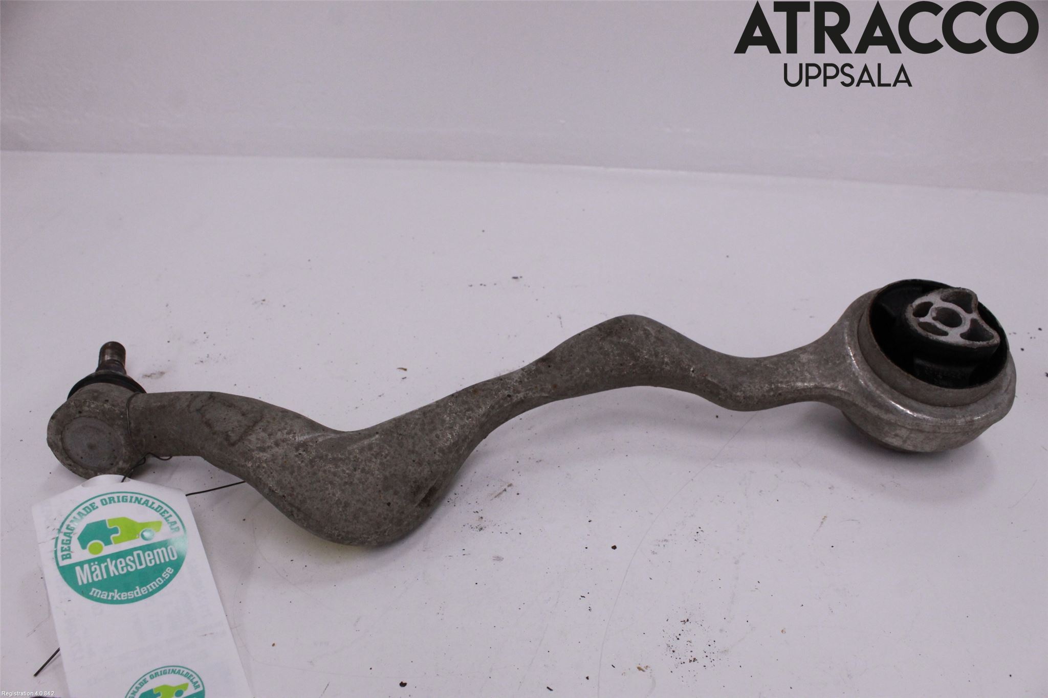 BMW 3 E90/91 SED/TOU 05-12 Bärarm Fram Undre Hö