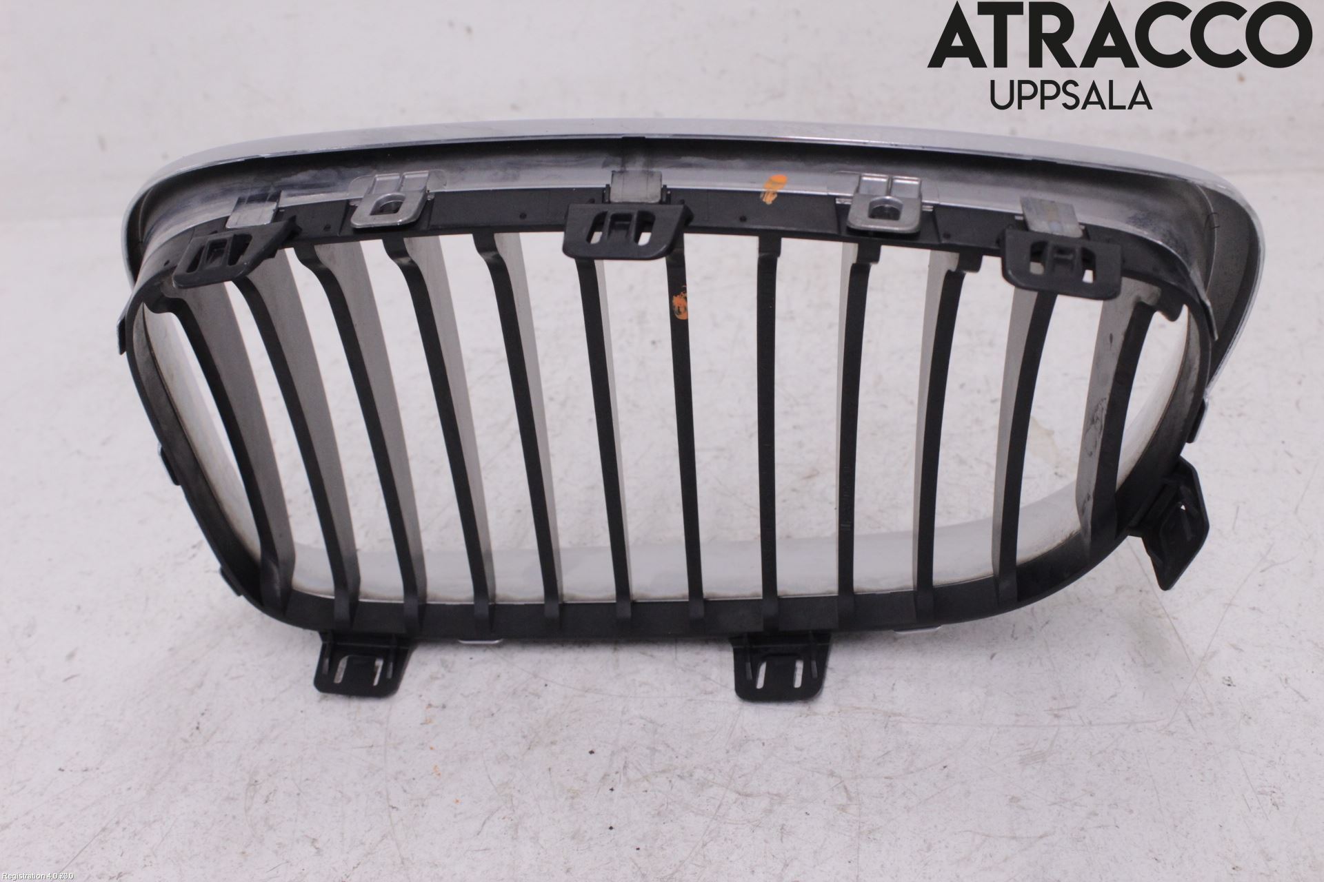 BMW 1 E87/81 5D/3D 03-11 Grilldel Höger