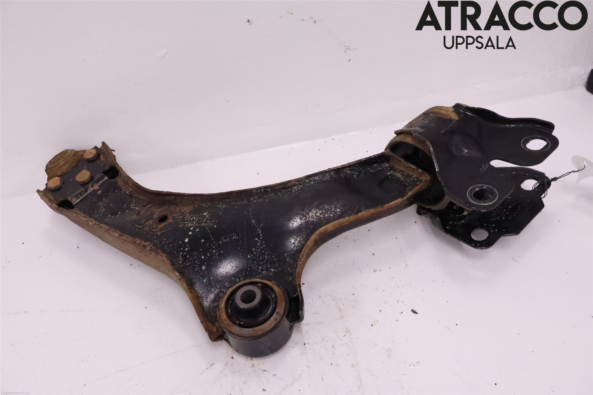 Volvo XC70 08-13 Bärarm Fram Undre Vä