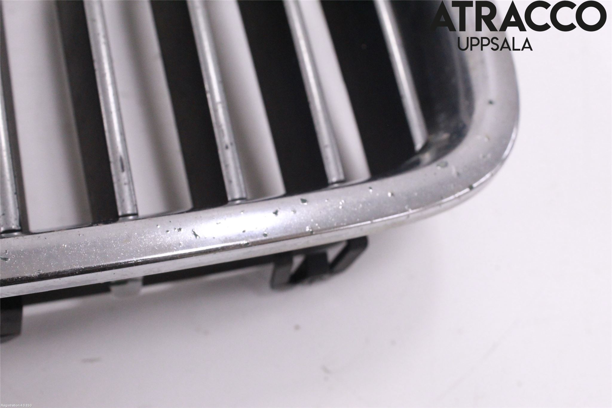 BMW 5 F10/F11/F18 09-17 Grilldel Höger
