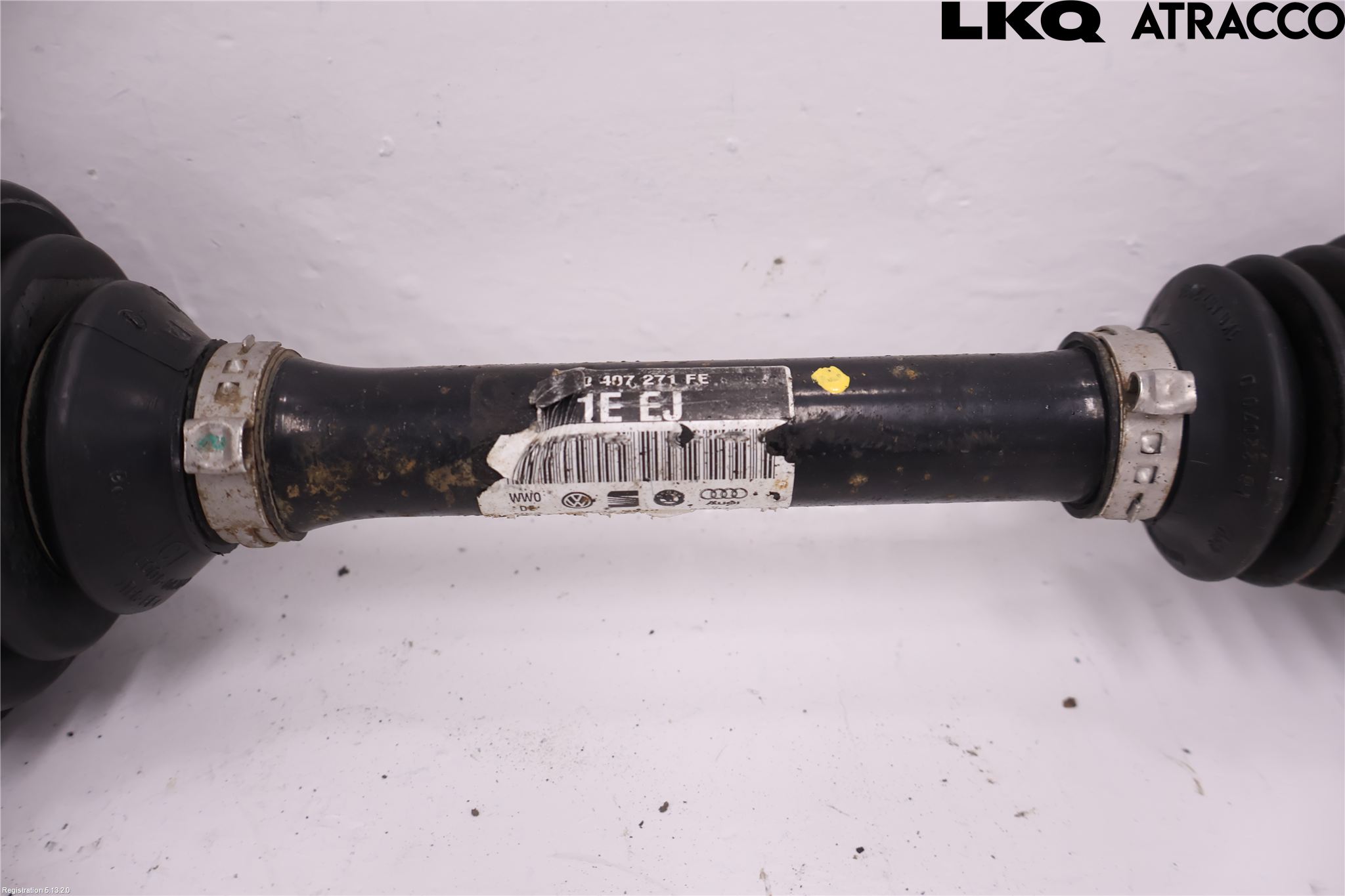 Volkswagen VW PASSAT 11-14 Drivaxel Fram Vänster