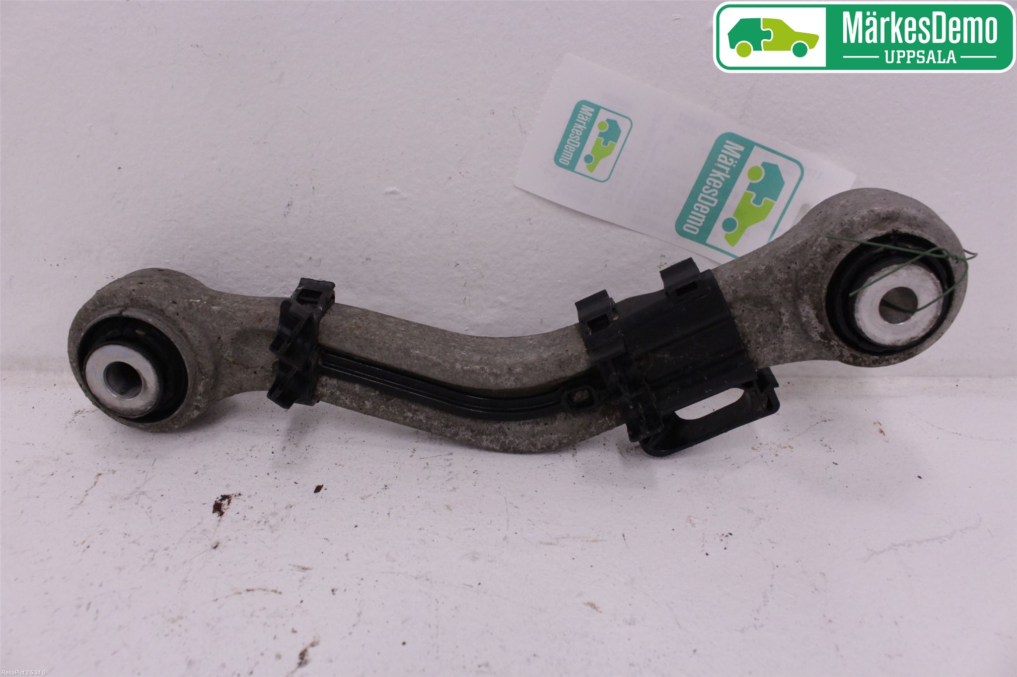 BMW 5 F10/F11/F18 09-17 Bärarm Bak Höger