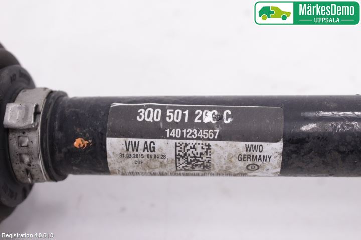 Volkswagen VW PASSAT 15-19 Drivaxel Bak Vänster
