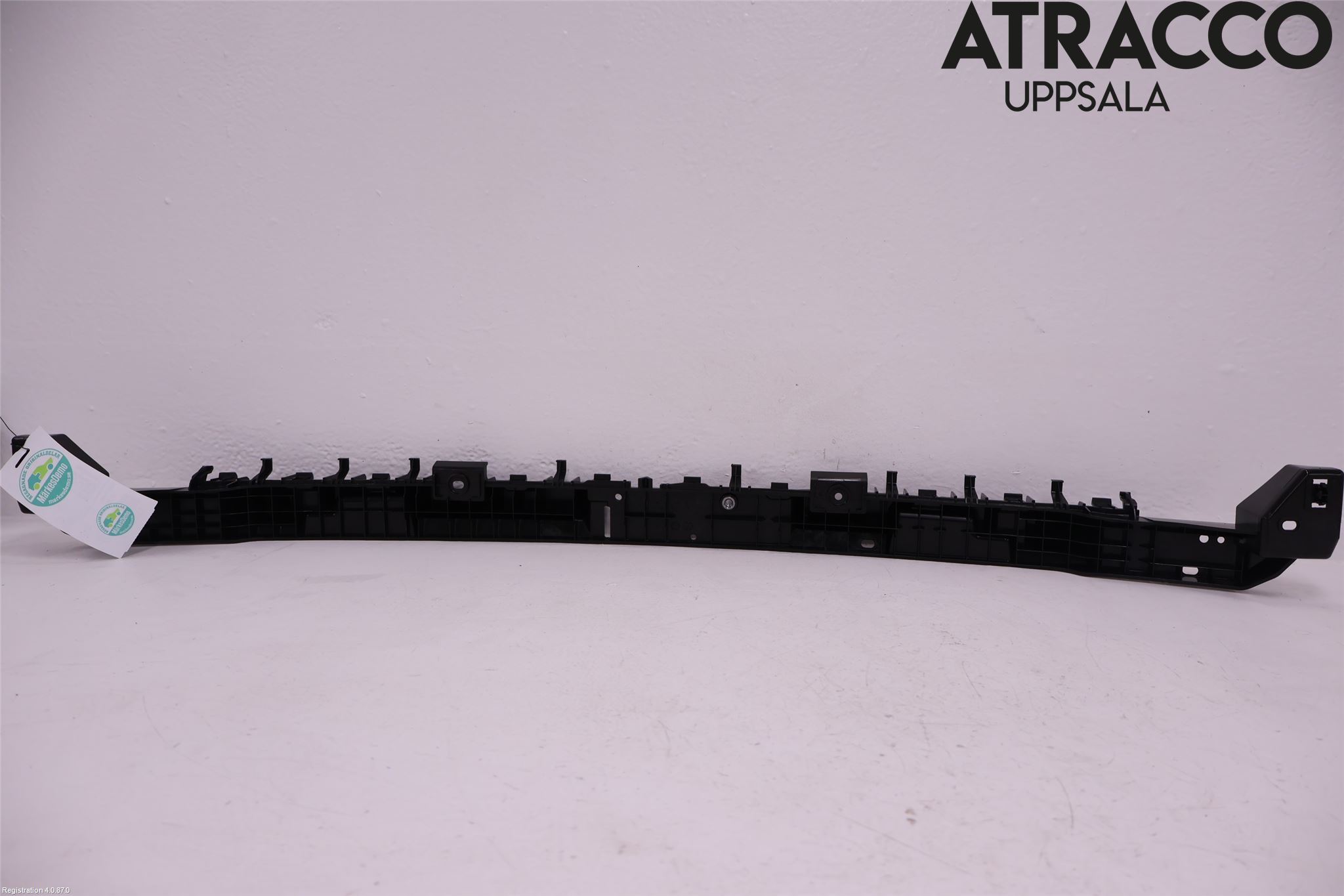 Tesla MODEL Y 21- Stötfångardel Bak Mitt