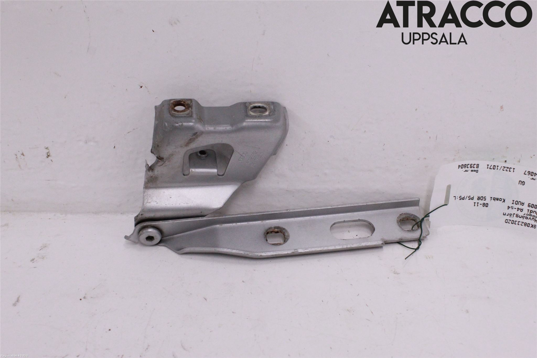 Audi A4/S4 08-11 Huvgångjärn