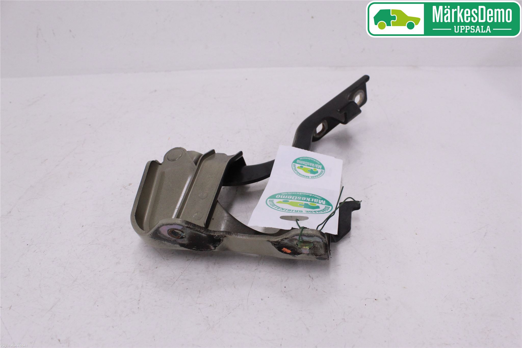 Chevrolet CAPTIVA Huvgångjärn