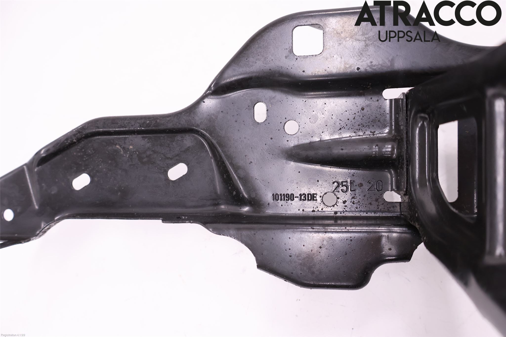 BMW 1 F40 19- Strålkast Fästsarg