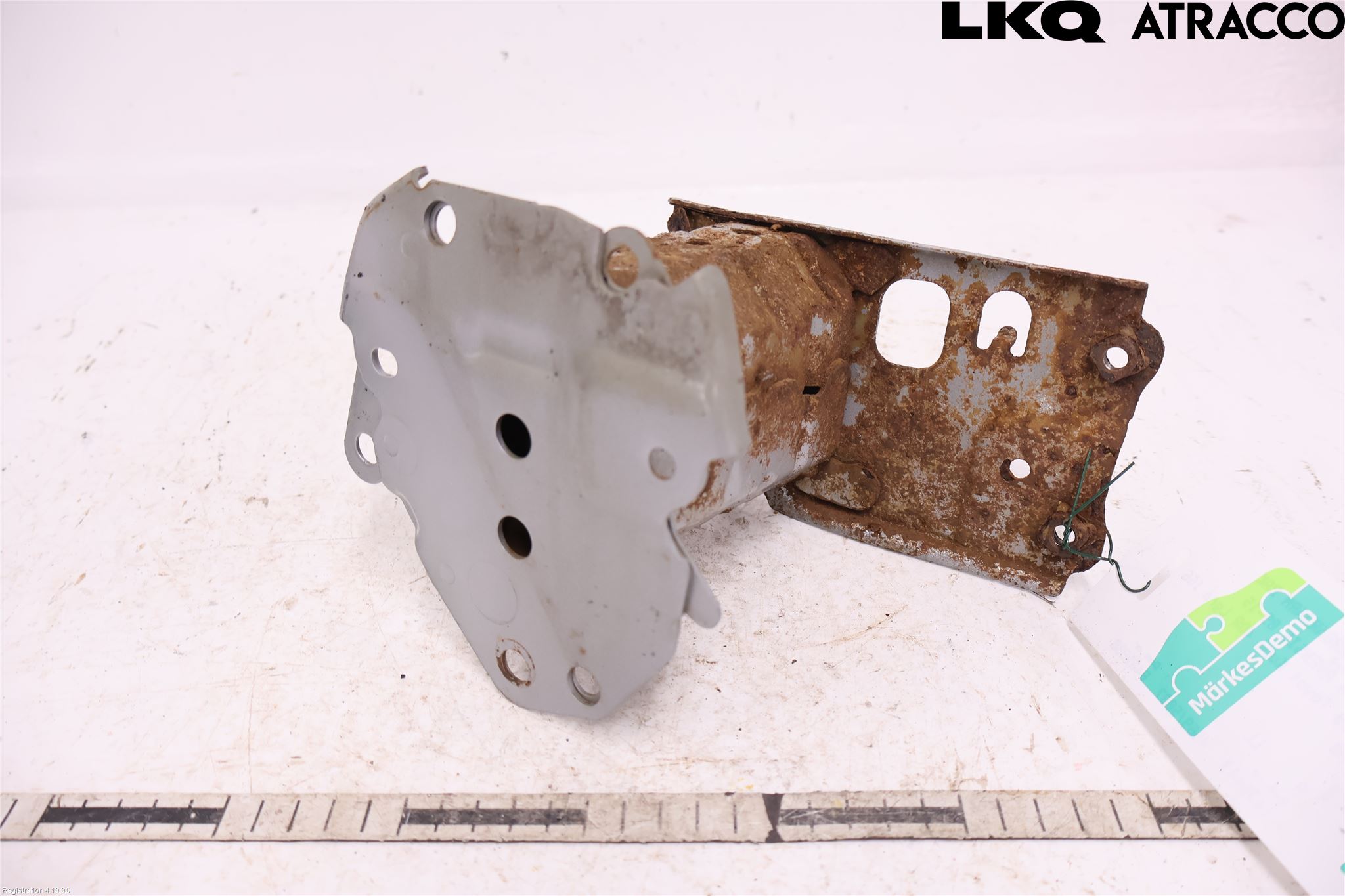 Toyota AVENSIS 09-15 Stötfångarbärjärn Bak