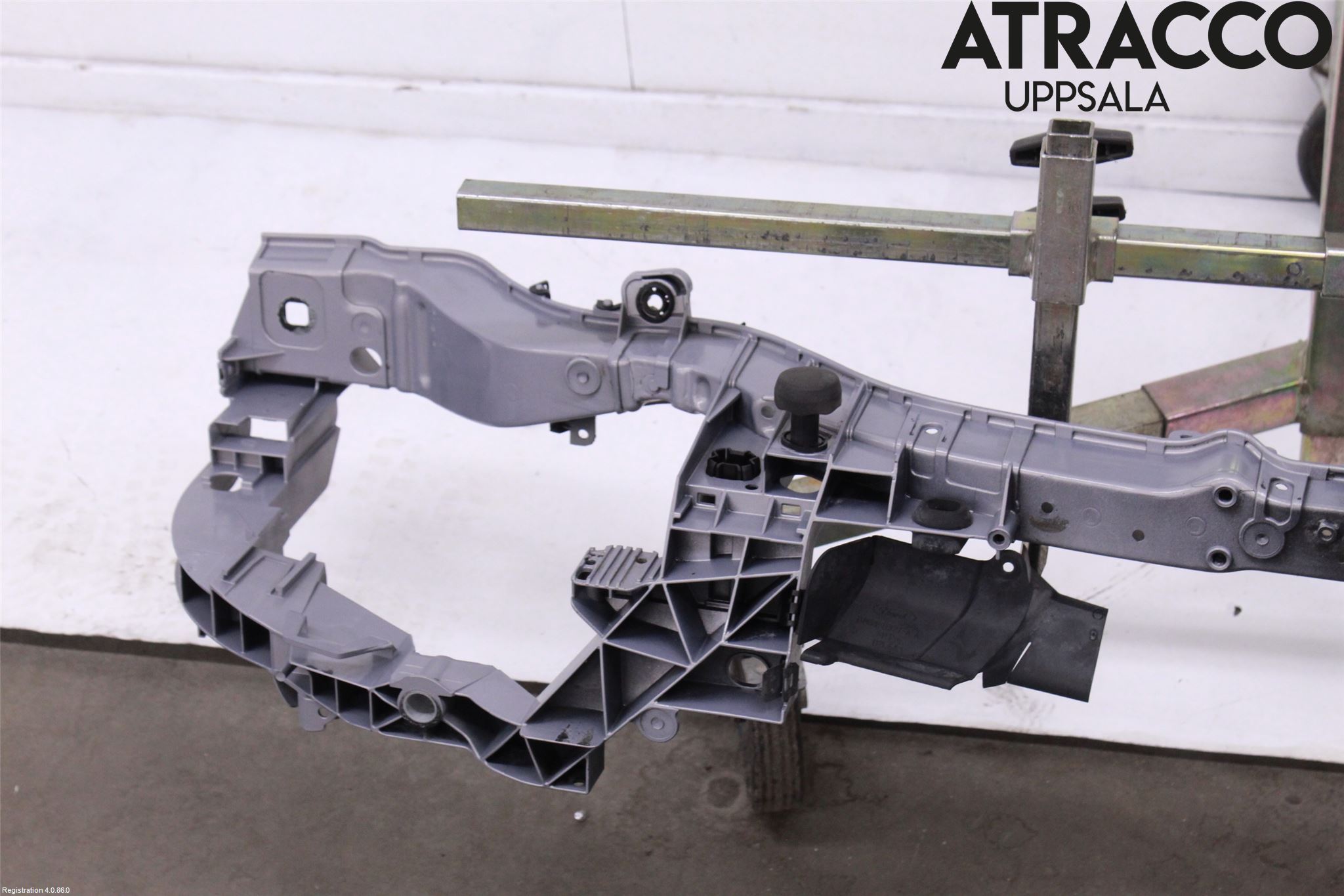 Ford FOCUS 11-14 Front Huvlåsplåt-Balk