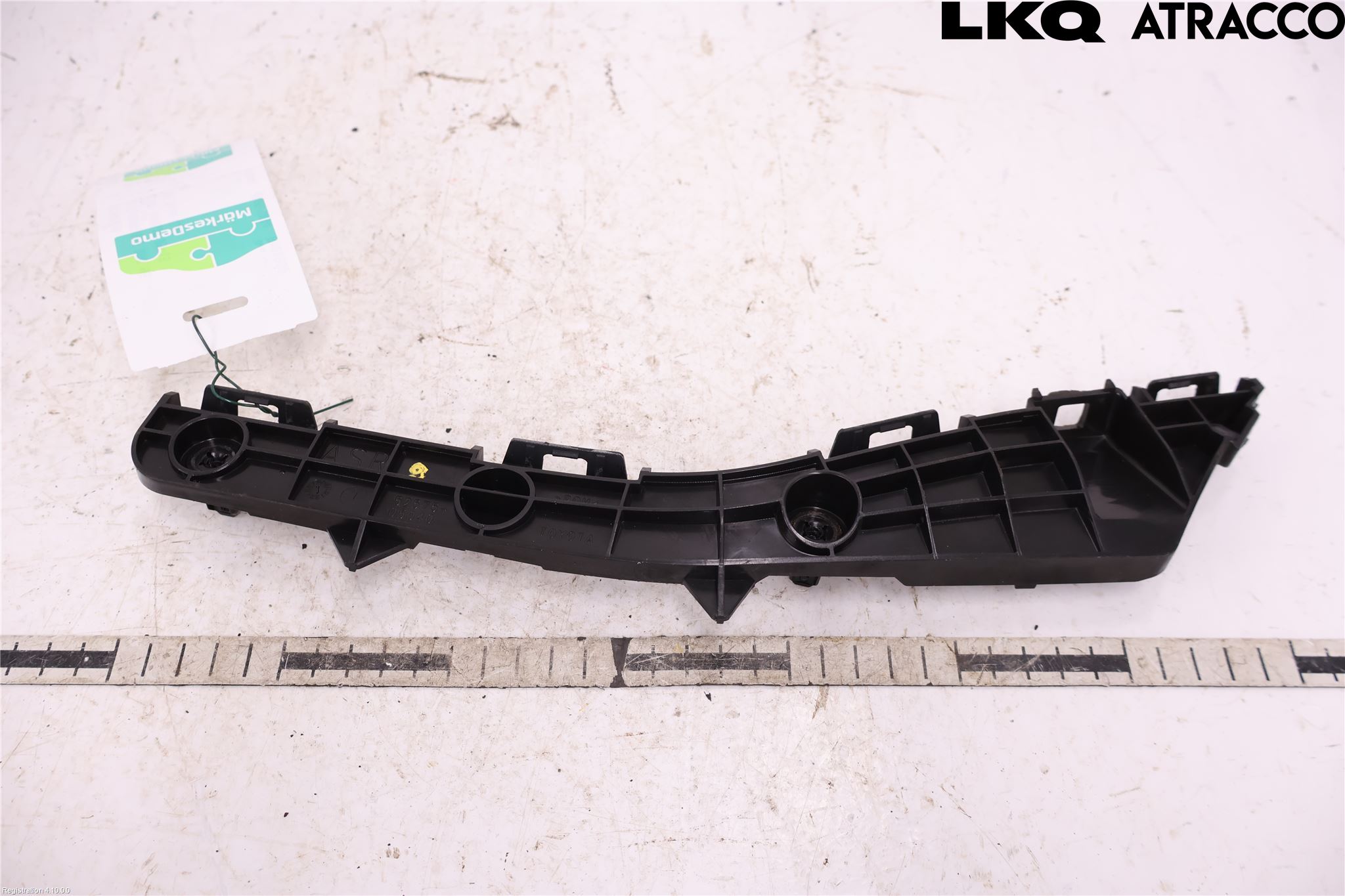 Toyota AVENSIS 09-15 Stötfångarfäste Bak Hö