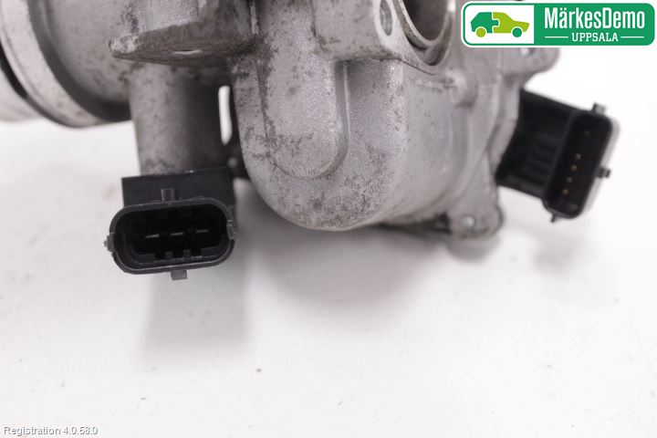 Dacia DUSTER 10-17 Injspjällhus