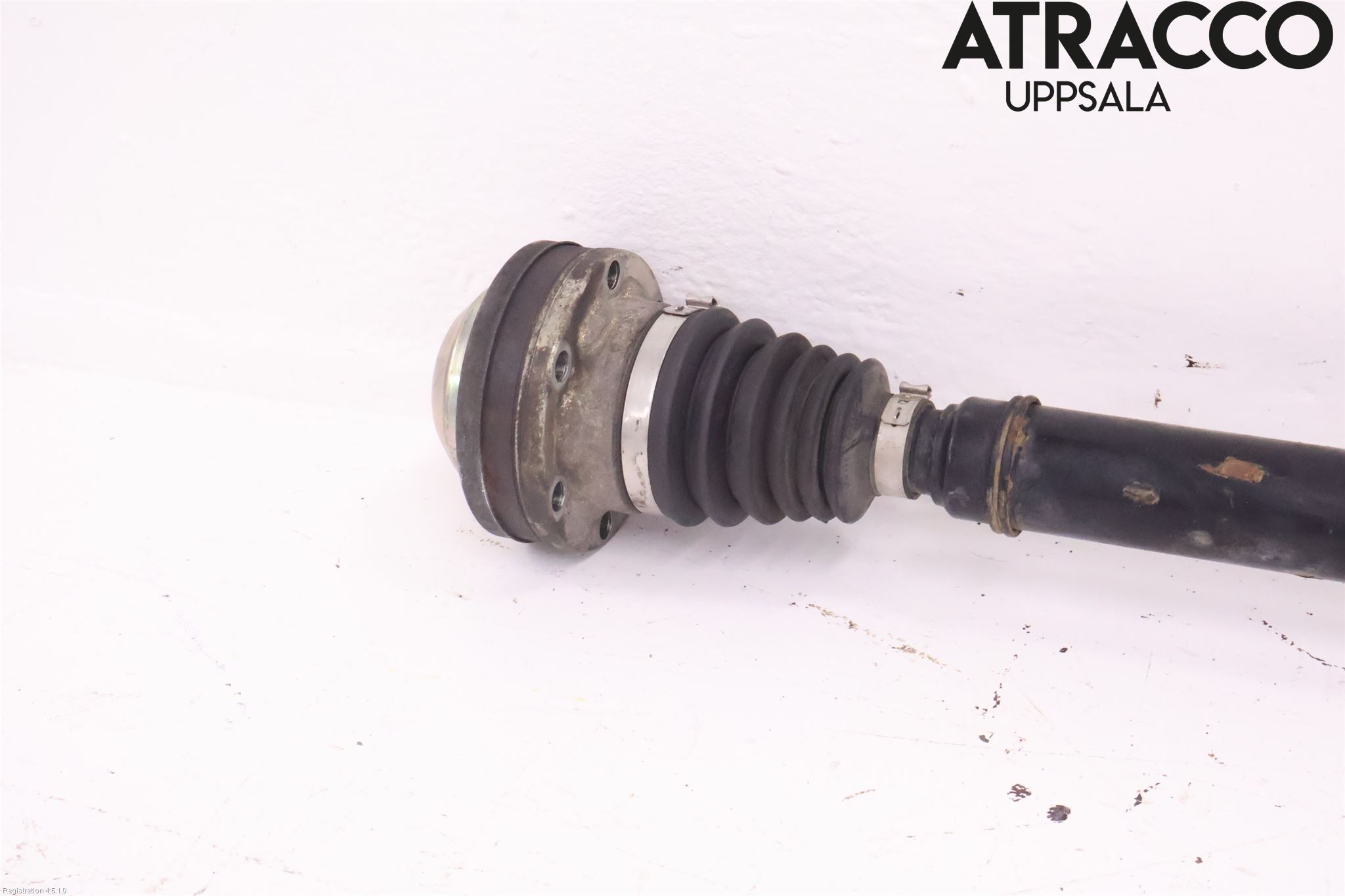 Volkswagen VW JETTA VI 11- Drivaxel Fram Höger
