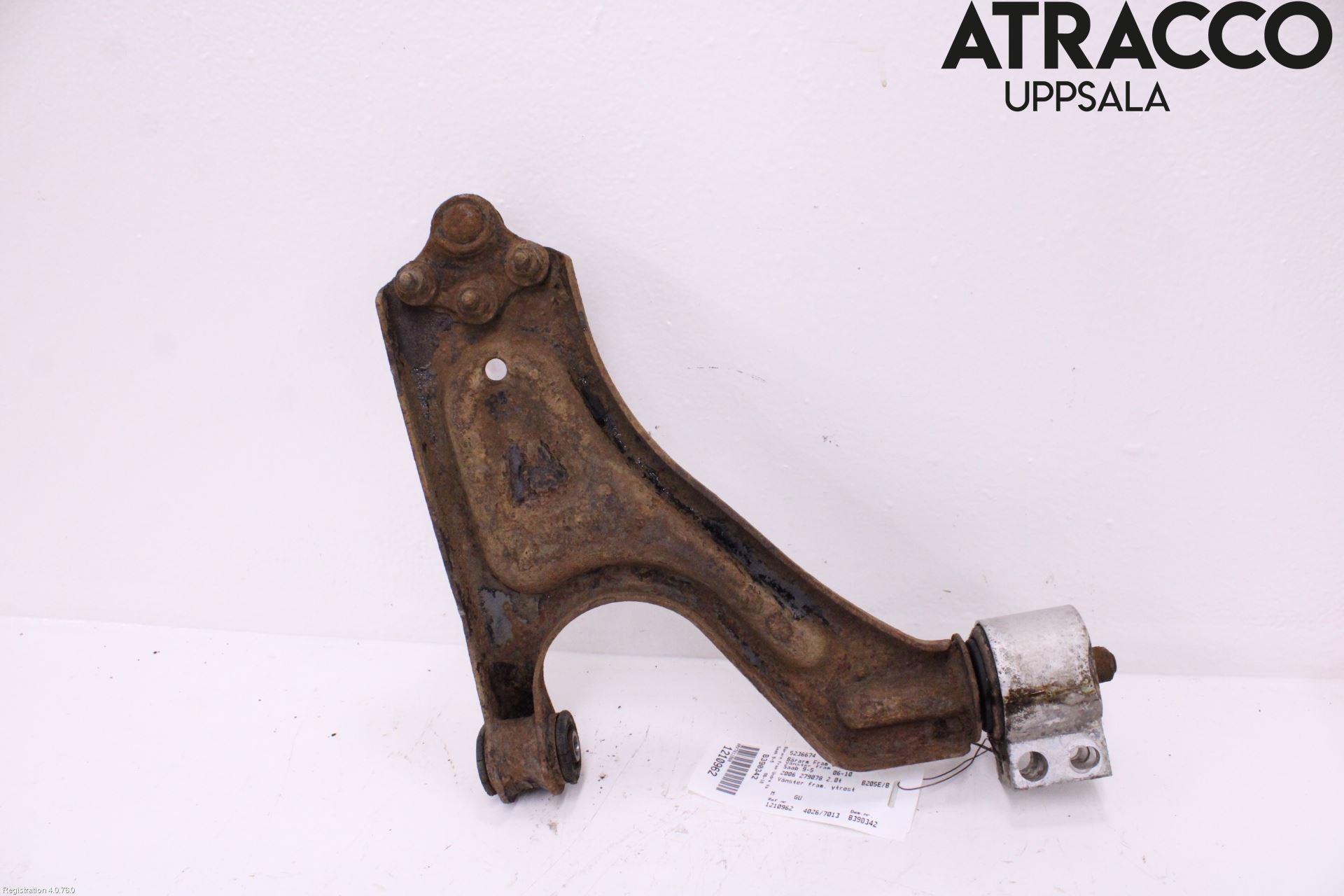 Saab 9-5     06-10 Bärarm Fram Undre Vä